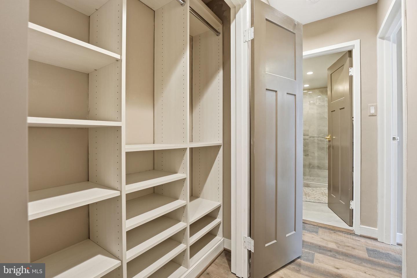 4390 LORCOM LN #402, ARLINGTON, Virginia 22207, 1 Bedroom Bedrooms, ,1 BathroomBathrooms,Residential,For sale,4390 LORCOM LN #402,VAAR2065228 MLS # VAAR2065228 4390 LORCOM LN #402, ARLINGTON, Virginia 22207, 1 Bedroom Bedrooms, ,1 BathroomBathrooms,Residential,For sale,4390 LORCOM LN #402,VAAR2065228 MLS # VAAR2065228