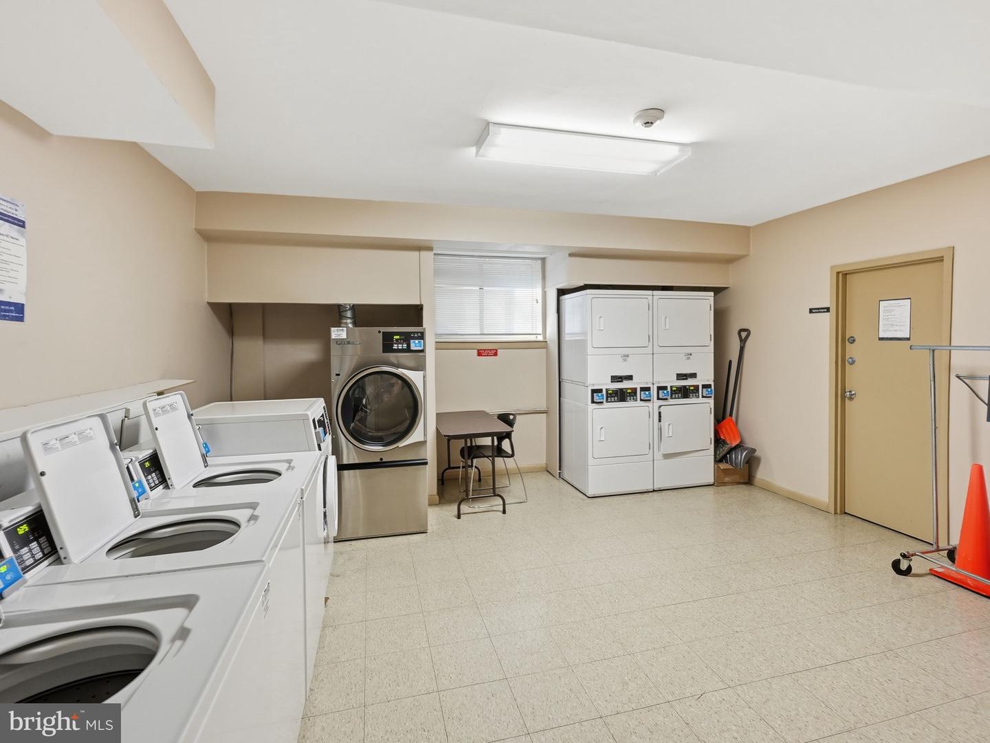 4390 LORCOM LN #402, ARLINGTON, Virginia 22207, 1 Bedroom Bedrooms, ,1 BathroomBathrooms,Residential,For sale,4390 LORCOM LN #402,VAAR2065228 MLS # VAAR2065228 4390 LORCOM LN #402, ARLINGTON, Virginia 22207, 1 Bedroom Bedrooms, ,1 BathroomBathrooms,Residential,For sale,4390 LORCOM LN #402,VAAR2065228 MLS # VAAR2065228