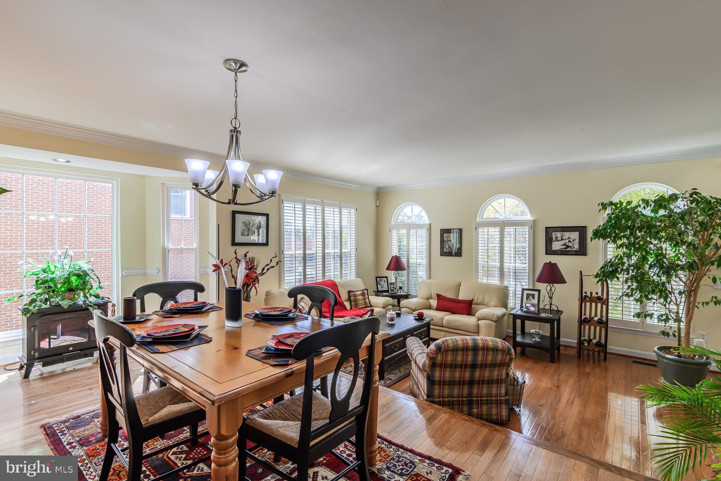 5510 JOWETT CT, ALEXANDRIA, Virginia 22315, 2 Bedrooms Bedrooms, ,2 BathroomsBathrooms,Residential,For sale,5510 JOWETT CT,VAFX2275804 MLS # VAFX2275804