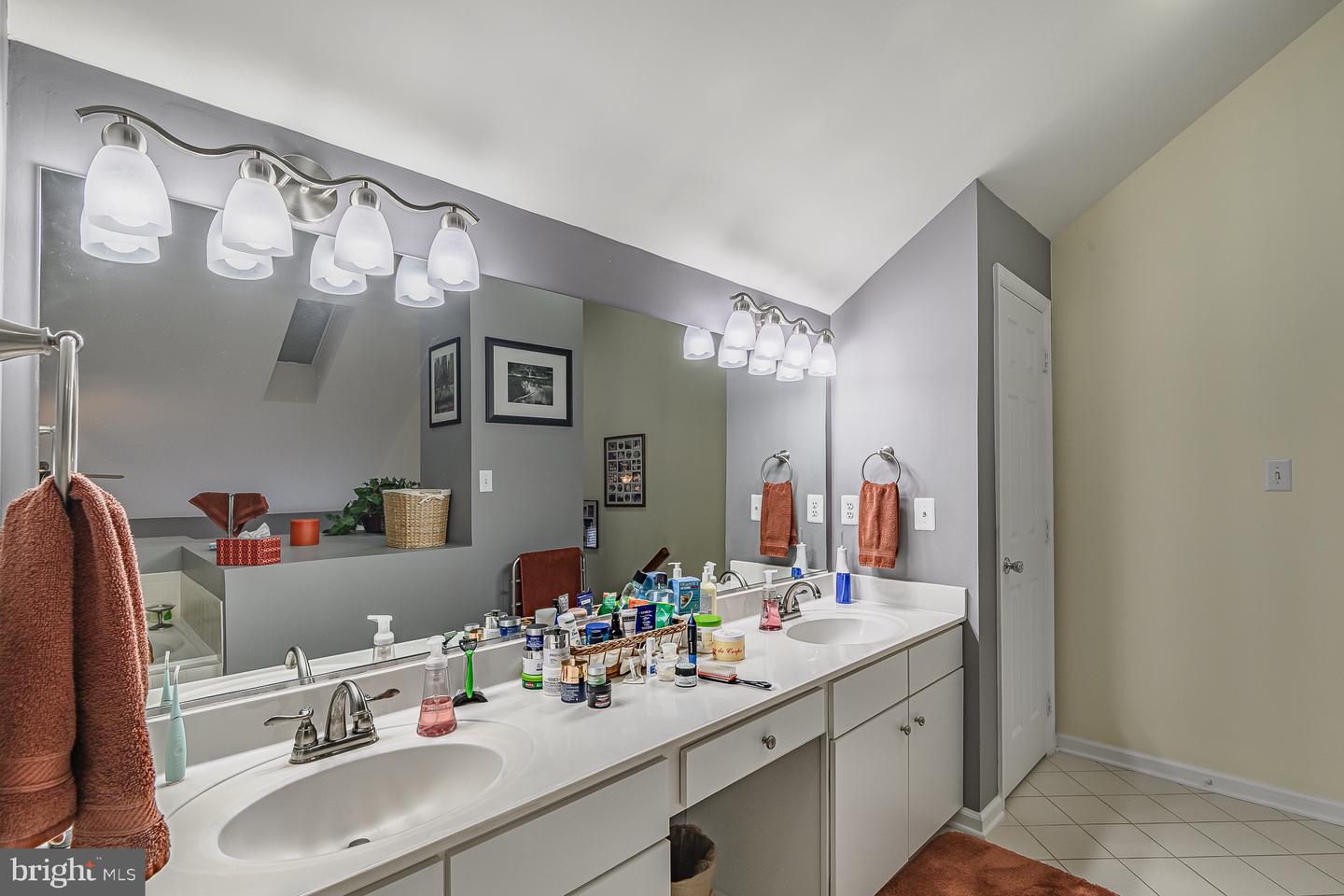 5510 JOWETT CT, ALEXANDRIA, Virginia 22315, 2 Bedrooms Bedrooms, ,2 BathroomsBathrooms,Residential,For sale,5510 JOWETT CT,VAFX2275804 MLS # VAFX2275804