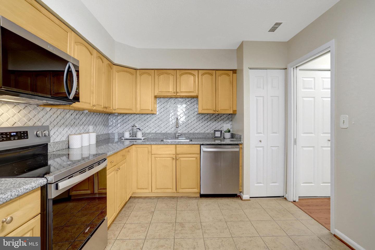 5501 SEMINARY RD #2606S, FALLS CHURCH, Virginia 22041, 2 Bedrooms Bedrooms, 4 Rooms Rooms,2 BathroomsBathrooms,Residential,For sale,5501 SEMINARY RD #2606S,VAFX2275882 MLS # VAFX2275882 5501 SEMINARY RD #2606S, FALLS CHURCH, Virginia 22041, 2 Bedrooms Bedrooms, 4 Rooms Rooms,2 BathroomsBathrooms,Residential,For sale,5501 SEMINARY RD #2606S,VAFX2275882 MLS # VAFX2275882