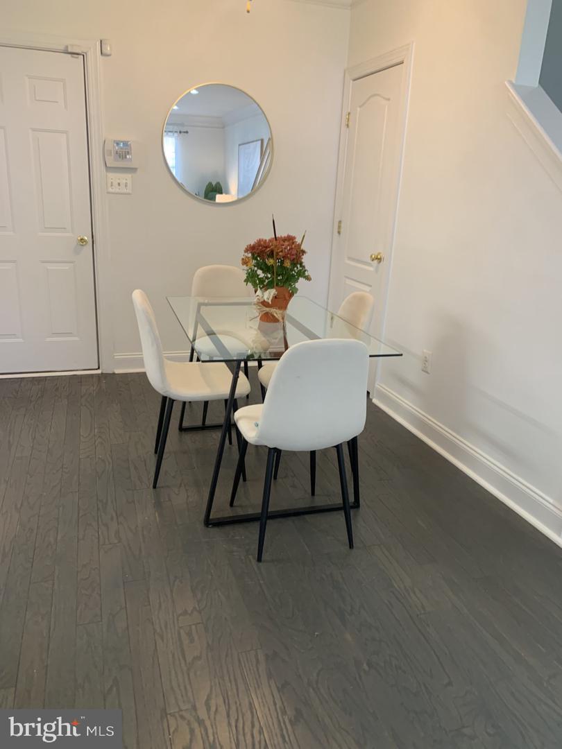 8085 GATEHOUSE RD #4, FALLS CHURCH, Virginia 22042, 3 Bedrooms Bedrooms, ,2 BathroomsBathrooms,Residential,For sale,8085 GATEHOUSE RD #4,VAFX2275968 MLS # VAFX2275968 8085 GATEHOUSE RD #4, FALLS CHURCH, Virginia 22042, 3 Bedrooms Bedrooms, ,2 BathroomsBathrooms,Residential,For sale,8085 GATEHOUSE RD #4,VAFX2275968 MLS # VAFX2275968