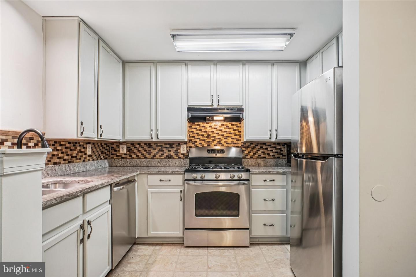 8085 GATEHOUSE RD #4, FALLS CHURCH, Virginia 22042, 3 Bedrooms Bedrooms, ,2 BathroomsBathrooms,Residential,For sale,8085 GATEHOUSE RD #4,VAFX2275968 MLS # VAFX2275968 8085 GATEHOUSE RD #4, FALLS CHURCH, Virginia 22042, 3 Bedrooms Bedrooms, ,2 BathroomsBathrooms,Residential,For sale,8085 GATEHOUSE RD #4,VAFX2275968 MLS # VAFX2275968