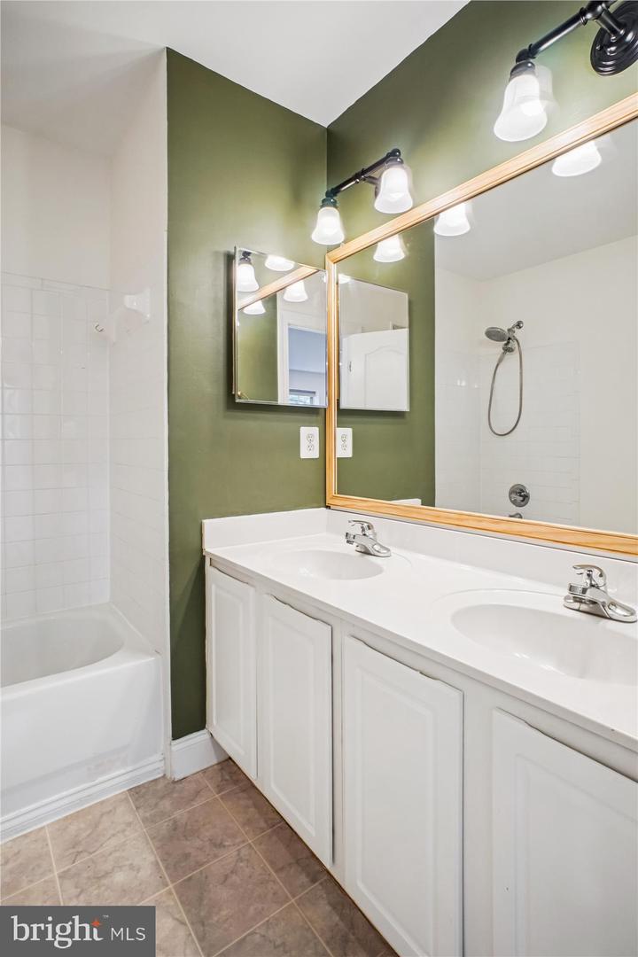 8085 GATEHOUSE RD #4, FALLS CHURCH, Virginia 22042, 3 Bedrooms Bedrooms, ,2 BathroomsBathrooms,Residential,For sale,8085 GATEHOUSE RD #4,VAFX2275968 MLS # VAFX2275968 8085 GATEHOUSE RD #4, FALLS CHURCH, Virginia 22042, 3 Bedrooms Bedrooms, ,2 BathroomsBathrooms,Residential,For sale,8085 GATEHOUSE RD #4,VAFX2275968 MLS # VAFX2275968