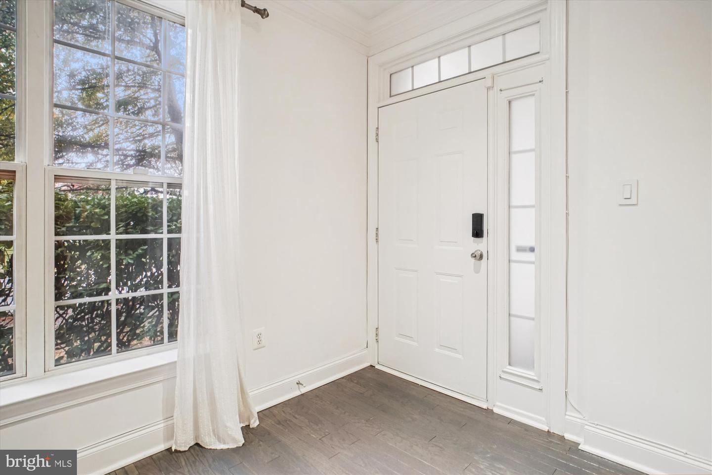 8085 GATEHOUSE RD #4, FALLS CHURCH, Virginia 22042, 3 Bedrooms Bedrooms, ,2 BathroomsBathrooms,Residential,For sale,8085 GATEHOUSE RD #4,VAFX2275968 MLS # VAFX2275968 8085 GATEHOUSE RD #4, FALLS CHURCH, Virginia 22042, 3 Bedrooms Bedrooms, ,2 BathroomsBathrooms,Residential,For sale,8085 GATEHOUSE RD #4,VAFX2275968 MLS # VAFX2275968