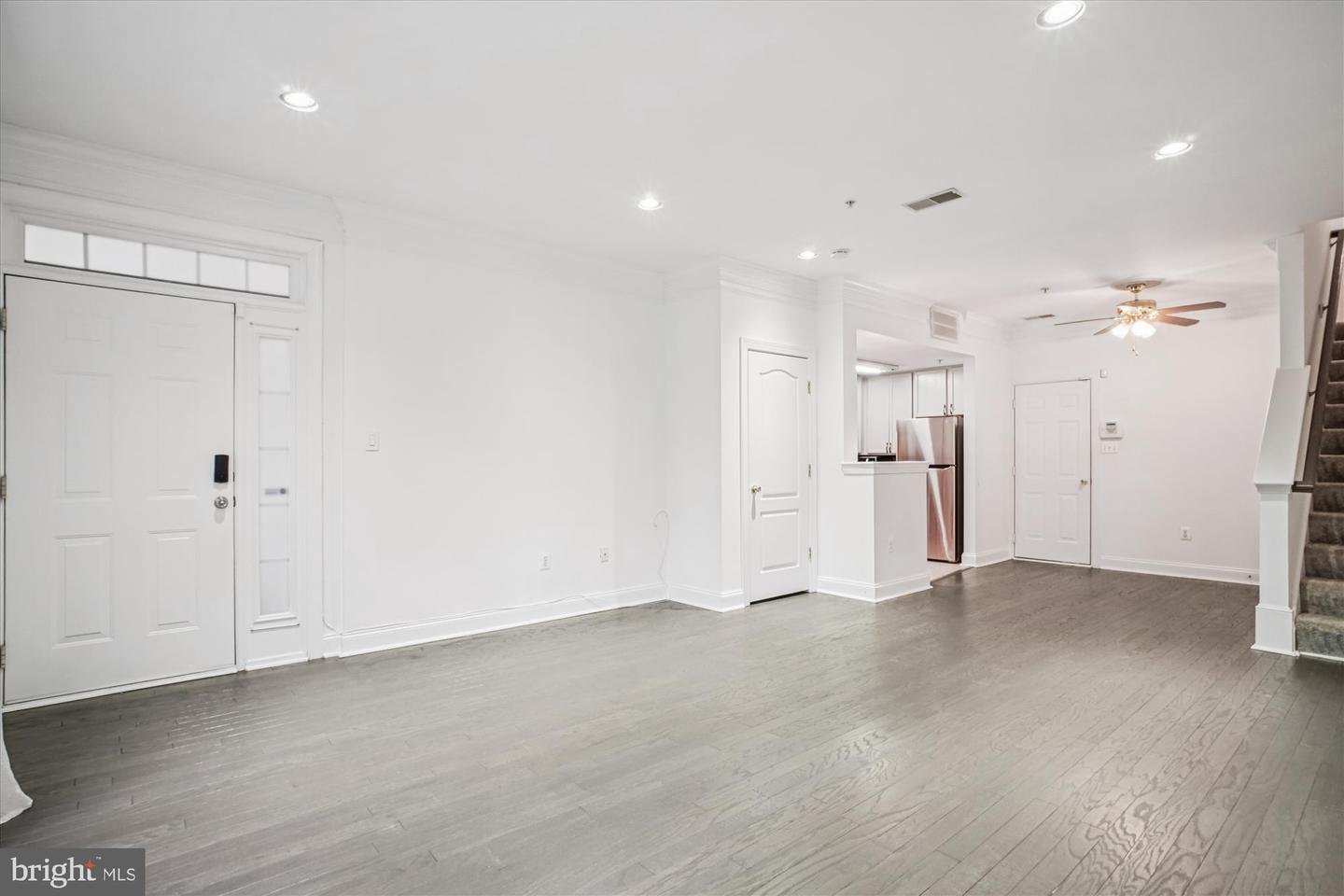 8085 GATEHOUSE RD #4, FALLS CHURCH, Virginia 22042, 3 Bedrooms Bedrooms, ,2 BathroomsBathrooms,Residential,For sale,8085 GATEHOUSE RD #4,VAFX2275968 MLS # VAFX2275968 8085 GATEHOUSE RD #4, FALLS CHURCH, Virginia 22042, 3 Bedrooms Bedrooms, ,2 BathroomsBathrooms,Residential,For sale,8085 GATEHOUSE RD #4,VAFX2275968 MLS # VAFX2275968