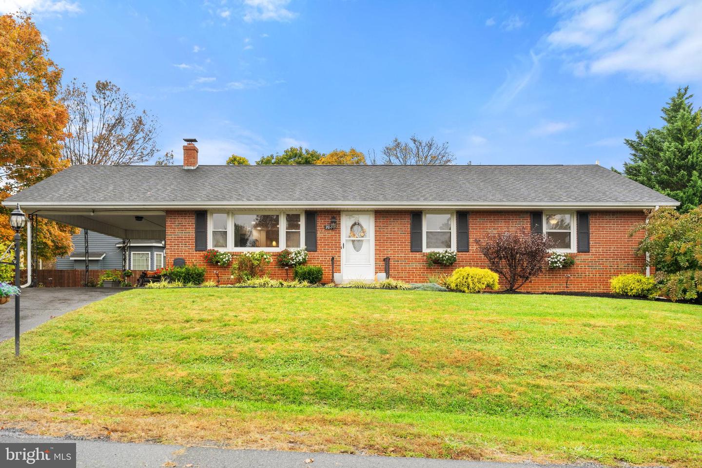 204 E 17TH ST, FRONT ROYAL, Virginia 22630, 3 Bedrooms Bedrooms, 10 Rooms Rooms,1 BathroomBathrooms,Residential,For sale,204 E 17TH ST,VAWR2012622 MLS # VAWR2012622 204 E 17TH ST, FRONT ROYAL, Virginia 22630, 3 Bedrooms Bedrooms, 10 Rooms Rooms,1 BathroomBathrooms,Residential,For sale,204 E 17TH ST,VAWR2012622 MLS # VAWR2012622