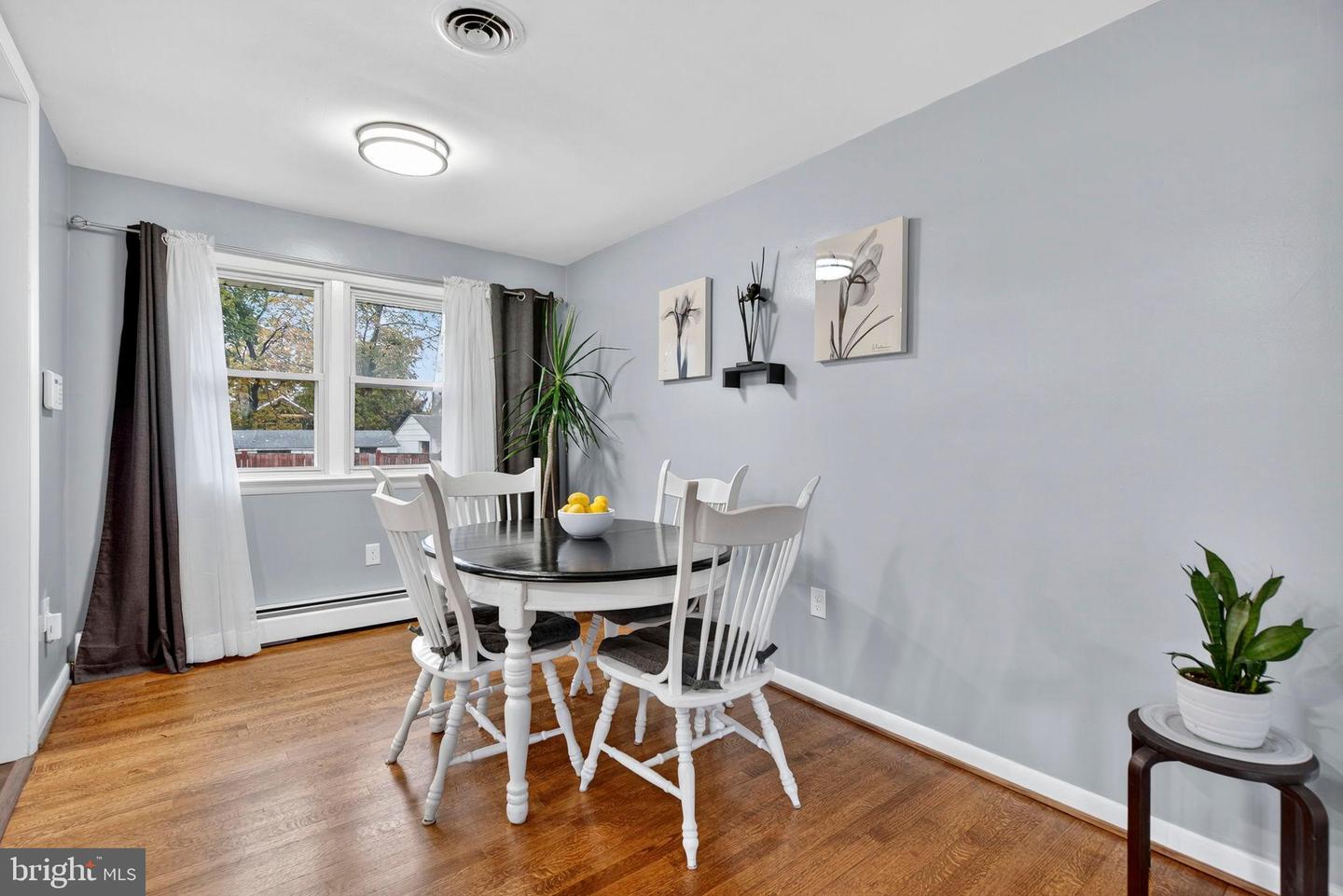 204 E 17TH ST, FRONT ROYAL, Virginia 22630, 3 Bedrooms Bedrooms, 10 Rooms Rooms,1 BathroomBathrooms,Residential,For sale,204 E 17TH ST,VAWR2012622 MLS # VAWR2012622 204 E 17TH ST, FRONT ROYAL, Virginia 22630, 3 Bedrooms Bedrooms, 10 Rooms Rooms,1 BathroomBathrooms,Residential,For sale,204 E 17TH ST,VAWR2012622 MLS # VAWR2012622