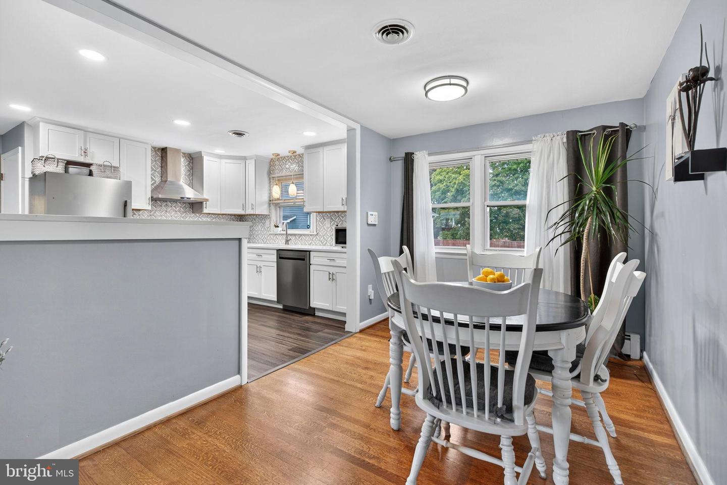 204 E 17TH ST, FRONT ROYAL, Virginia 22630, 3 Bedrooms Bedrooms, 10 Rooms Rooms,1 BathroomBathrooms,Residential,For sale,204 E 17TH ST,VAWR2012622 MLS # VAWR2012622 204 E 17TH ST, FRONT ROYAL, Virginia 22630, 3 Bedrooms Bedrooms, 10 Rooms Rooms,1 BathroomBathrooms,Residential,For sale,204 E 17TH ST,VAWR2012622 MLS # VAWR2012622