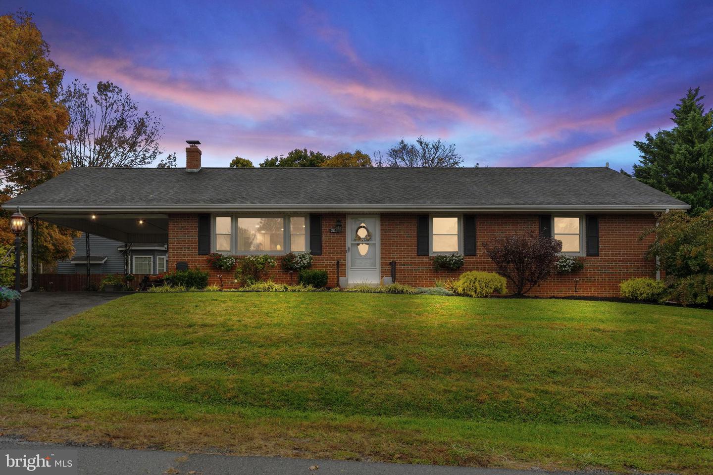 204 E 17TH ST, FRONT ROYAL, Virginia 22630, 3 Bedrooms Bedrooms, 10 Rooms Rooms,1 BathroomBathrooms,Residential,For sale,204 E 17TH ST,VAWR2012622 MLS # VAWR2012622 204 E 17TH ST, FRONT ROYAL, Virginia 22630, 3 Bedrooms Bedrooms, 10 Rooms Rooms,1 BathroomBathrooms,Residential,For sale,204 E 17TH ST,VAWR2012622 MLS # VAWR2012622