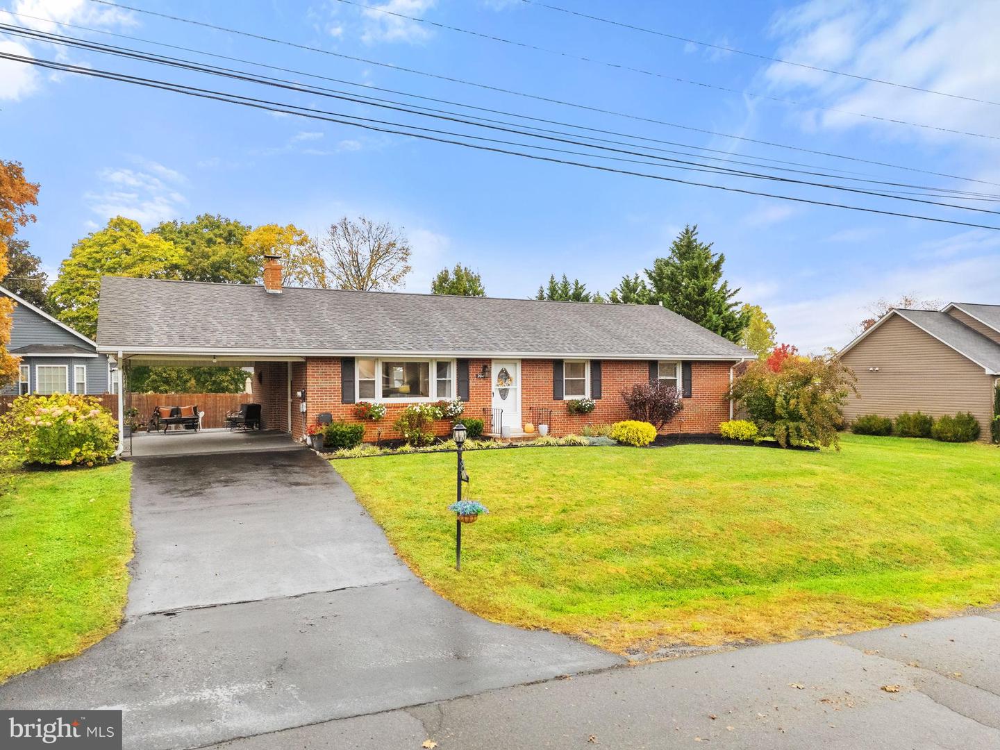 204 E 17TH ST, FRONT ROYAL, Virginia 22630, 3 Bedrooms Bedrooms, 10 Rooms Rooms,1 BathroomBathrooms,Residential,For sale,204 E 17TH ST,VAWR2012622 MLS # VAWR2012622 204 E 17TH ST, FRONT ROYAL, Virginia 22630, 3 Bedrooms Bedrooms, 10 Rooms Rooms,1 BathroomBathrooms,Residential,For sale,204 E 17TH ST,VAWR2012622 MLS # VAWR2012622