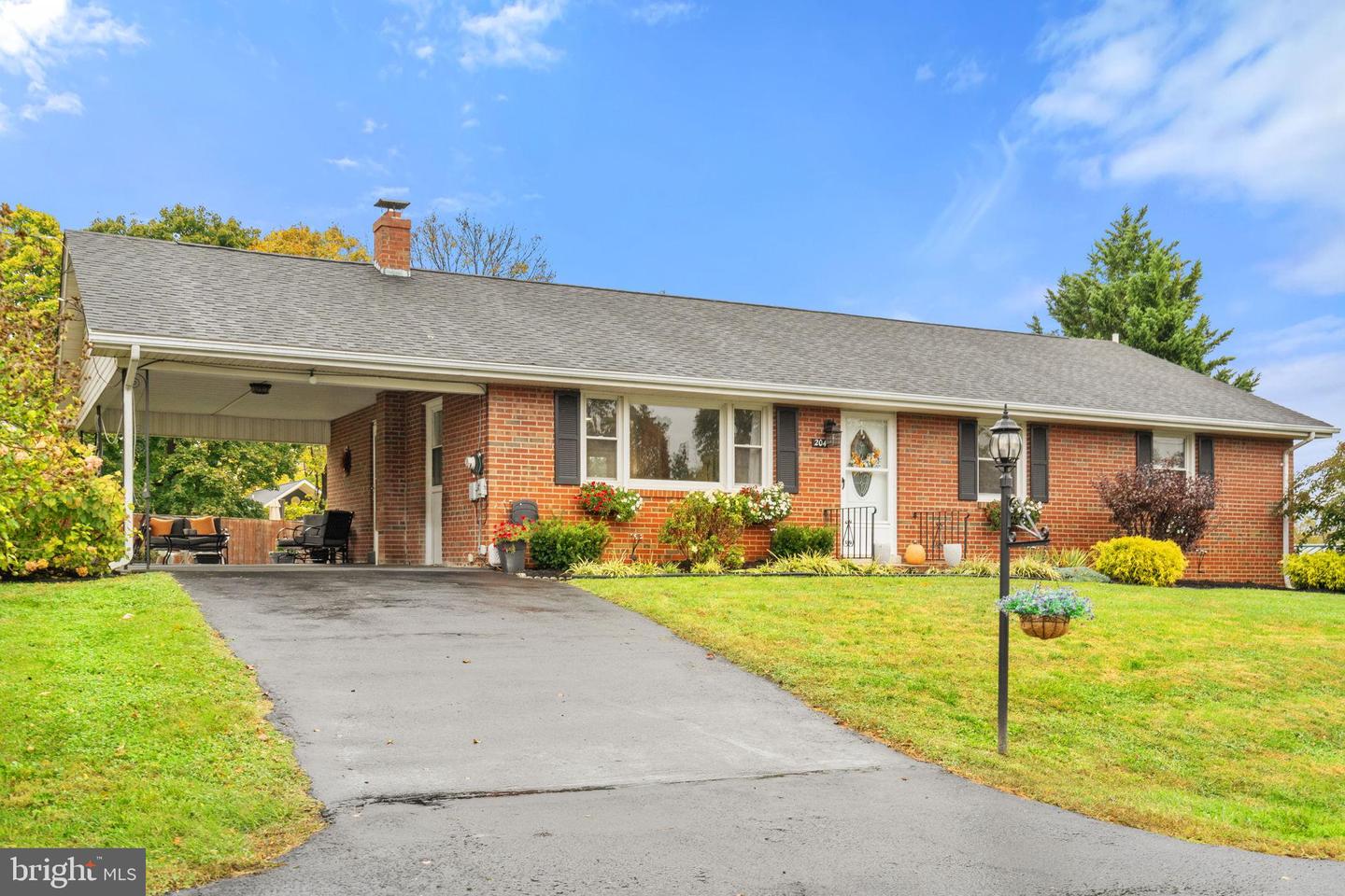 204 E 17TH ST, FRONT ROYAL, Virginia 22630, 3 Bedrooms Bedrooms, 10 Rooms Rooms,1 BathroomBathrooms,Residential,For sale,204 E 17TH ST,VAWR2012622 MLS # VAWR2012622 204 E 17TH ST, FRONT ROYAL, Virginia 22630, 3 Bedrooms Bedrooms, 10 Rooms Rooms,1 BathroomBathrooms,Residential,For sale,204 E 17TH ST,VAWR2012622 MLS # VAWR2012622