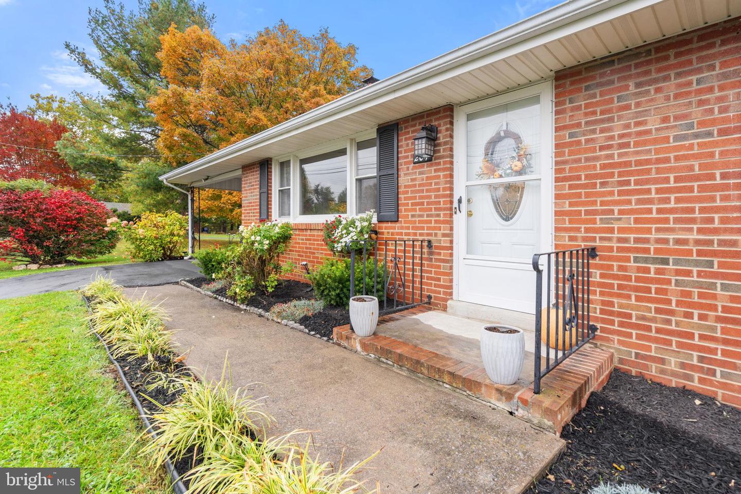 204 E 17TH ST, FRONT ROYAL, Virginia 22630, 3 Bedrooms Bedrooms, 10 Rooms Rooms,1 BathroomBathrooms,Residential,For sale,204 E 17TH ST,VAWR2012622 MLS # VAWR2012622 204 E 17TH ST, FRONT ROYAL, Virginia 22630, 3 Bedrooms Bedrooms, 10 Rooms Rooms,1 BathroomBathrooms,Residential,For sale,204 E 17TH ST,VAWR2012622 MLS # VAWR2012622