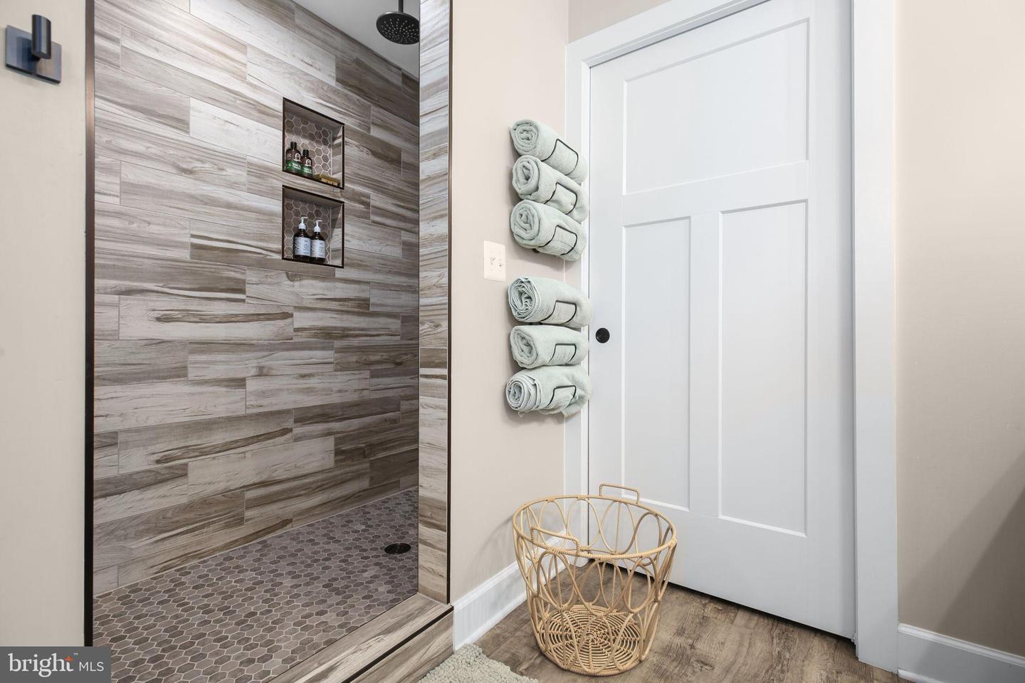 7117 PULLEN DR, FREDERICKSBURG, Virginia 22407, 5 Bedrooms Bedrooms, ,3 BathroomsBathrooms,Residential,For sale,7117 PULLEN DR,VASP2037190 MLS # VASP2037190