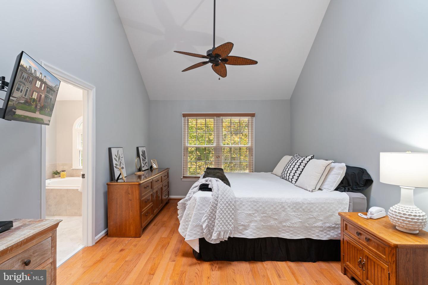 8852 EAGLE ROCK LN, SPRINGFIELD, Virginia 22153, 3 Bedrooms Bedrooms, ,3 BathroomsBathrooms,Residential,For sale,8852 EAGLE ROCK LN,VAFX2276034 MLS # VAFX2276034