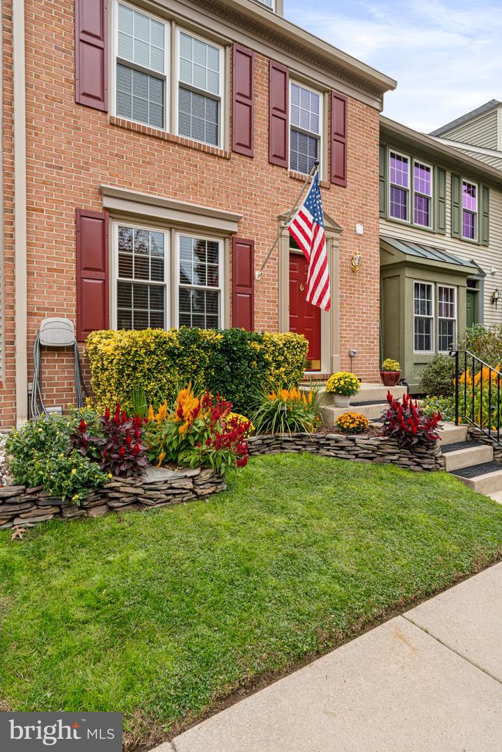 8852 EAGLE ROCK LN, SPRINGFIELD, Virginia 22153, 3 Bedrooms Bedrooms, ,3 BathroomsBathrooms,Residential,For sale,8852 EAGLE ROCK LN,VAFX2276034 MLS # VAFX2276034