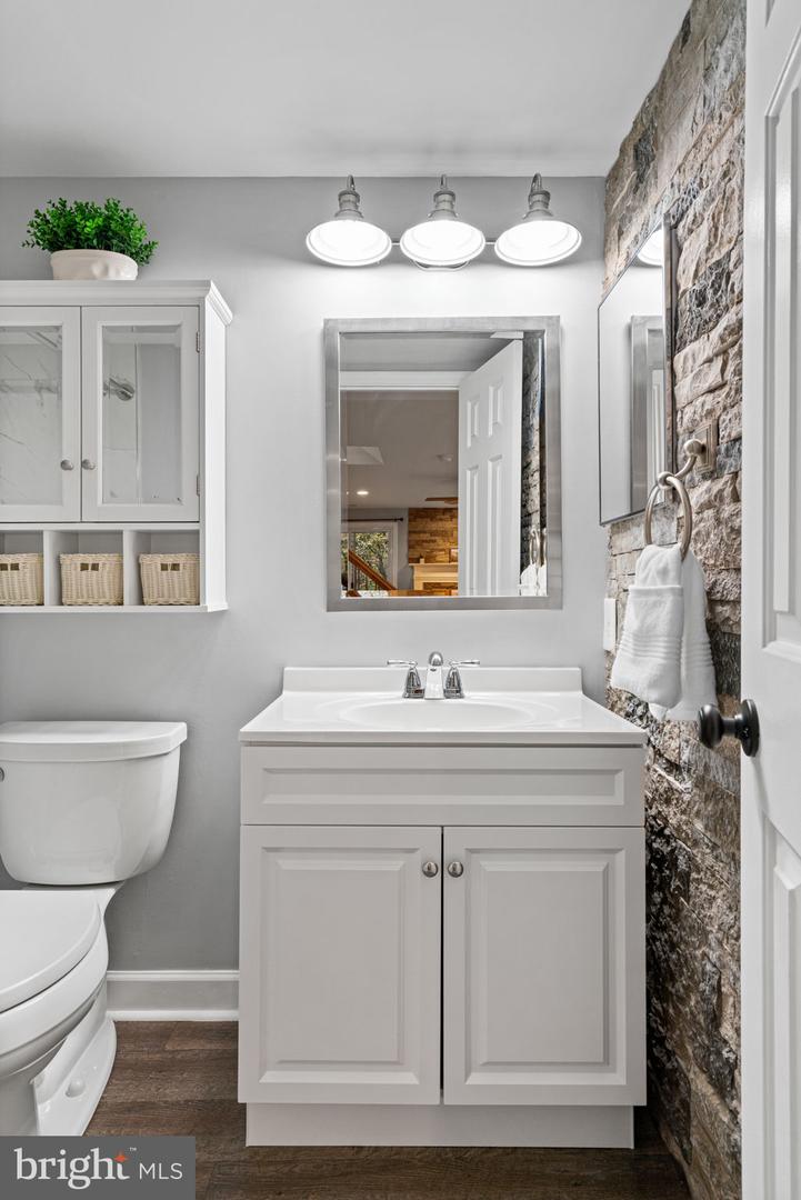 8852 EAGLE ROCK LN, SPRINGFIELD, Virginia 22153, 3 Bedrooms Bedrooms, ,3 BathroomsBathrooms,Residential,For sale,8852 EAGLE ROCK LN,VAFX2276034 MLS # VAFX2276034