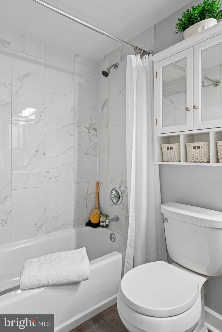 8852 EAGLE ROCK LN, SPRINGFIELD, Virginia 22153, 3 Bedrooms Bedrooms, ,3 BathroomsBathrooms,Residential,For sale,8852 EAGLE ROCK LN,VAFX2276034 MLS # VAFX2276034