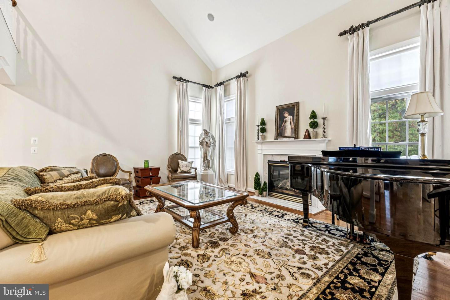 4904 ELSA CT, FAIRFAX, Virginia 22030, 5 Bedrooms Bedrooms, ,4 BathroomsBathrooms,Residential,For sale,4904 ELSA CT,VAFX2276056 MLS # VAFX2276056