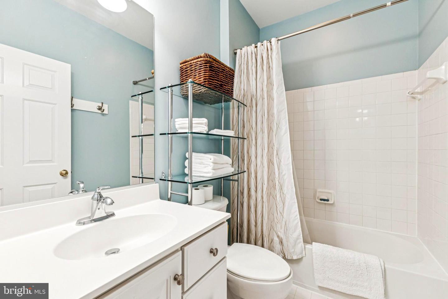 4904 ELSA CT, FAIRFAX, Virginia 22030, 5 Bedrooms Bedrooms, ,4 BathroomsBathrooms,Residential,For sale,4904 ELSA CT,VAFX2276056 MLS # VAFX2276056