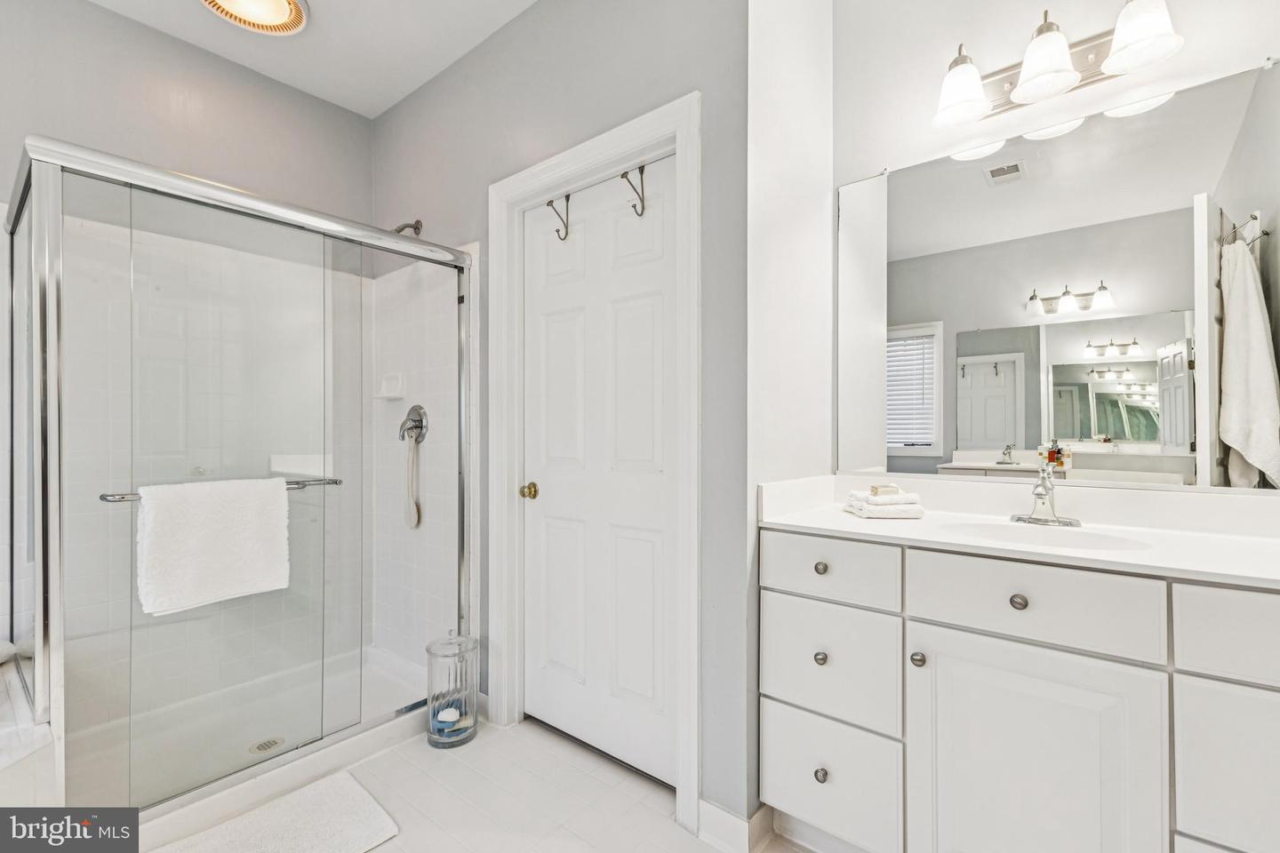 4904 ELSA CT, FAIRFAX, Virginia 22030, 5 Bedrooms Bedrooms, ,4 BathroomsBathrooms,Residential,For sale,4904 ELSA CT,VAFX2276056 MLS # VAFX2276056