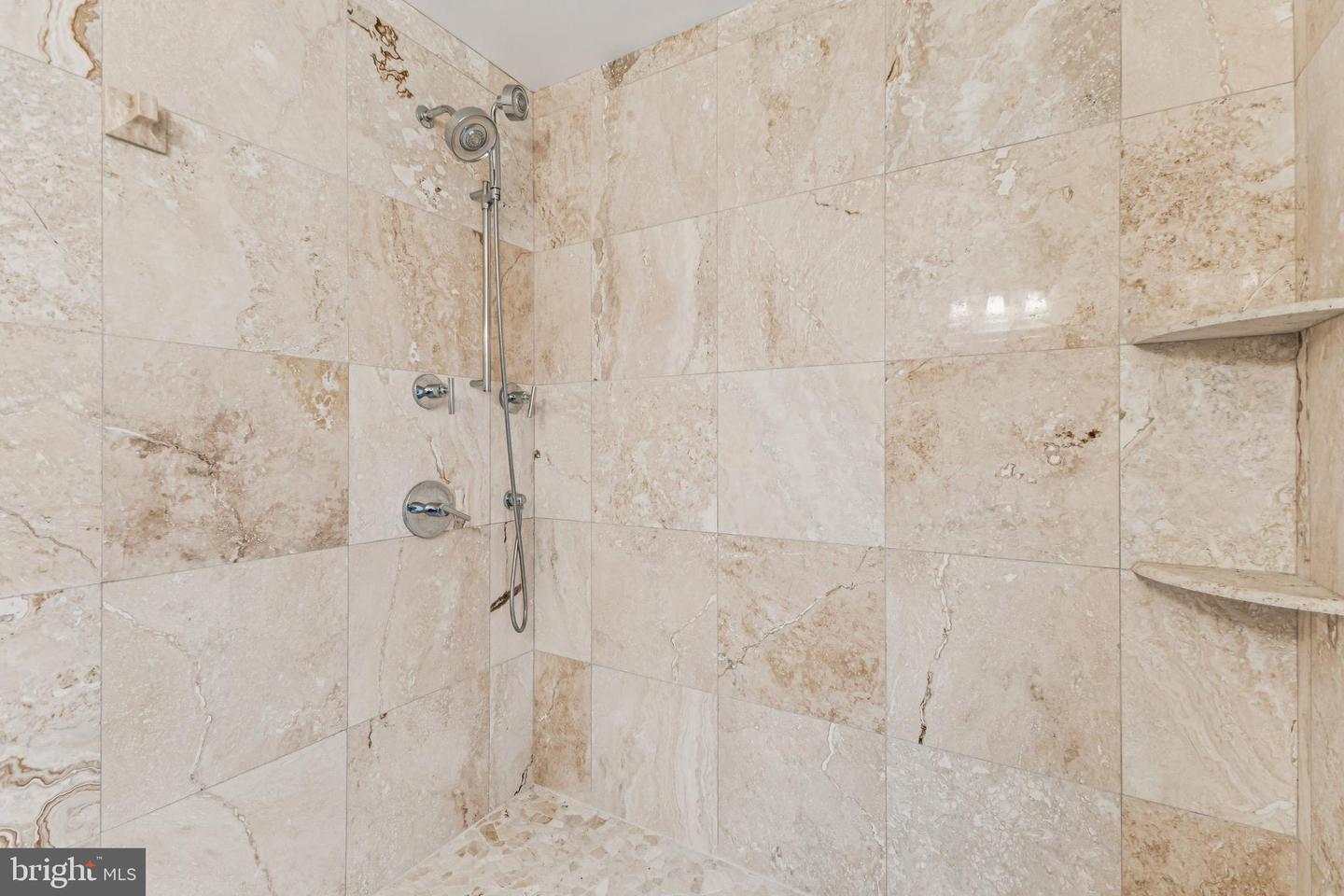 4904 ELSA CT, FAIRFAX, Virginia 22030, 5 Bedrooms Bedrooms, ,4 BathroomsBathrooms,Residential,For sale,4904 ELSA CT,VAFX2276056 MLS # VAFX2276056