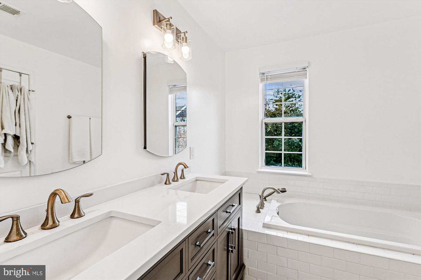 15521 PORT WASHINGTON CT, DUMFRIES, Virginia 22025, 3 Bedrooms Bedrooms, ,3 BathroomsBathrooms,Residential,For sale,15521 PORT WASHINGTON CT,VAPW2106728 MLS # VAPW2106728