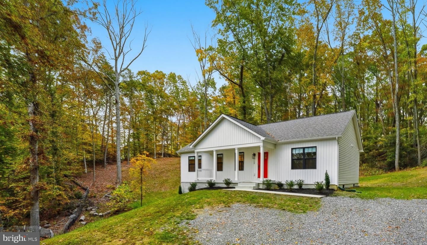 700 LEELAND RD, FREDERICKSBURG, Virginia 22405, 5 Bedrooms Bedrooms, 14 Rooms Rooms,3 BathroomsBathrooms,Residential,For sale,700 LEELAND RD,VAST2043822 MLS # VAST2043822