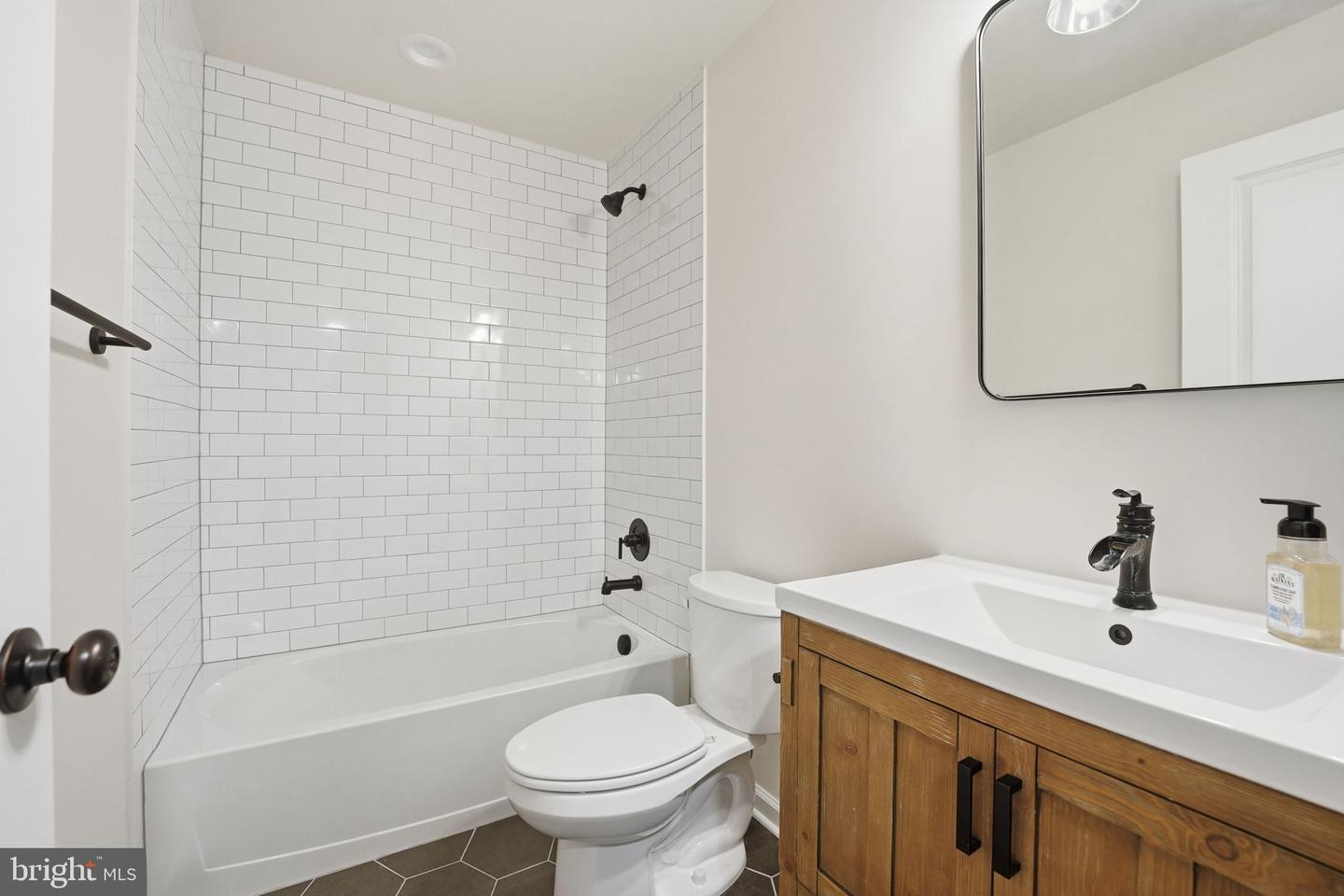 700 LEELAND RD, FREDERICKSBURG, Virginia 22405, 5 Bedrooms Bedrooms, 14 Rooms Rooms,3 BathroomsBathrooms,Residential,For sale,700 LEELAND RD,VAST2043822 MLS # VAST2043822