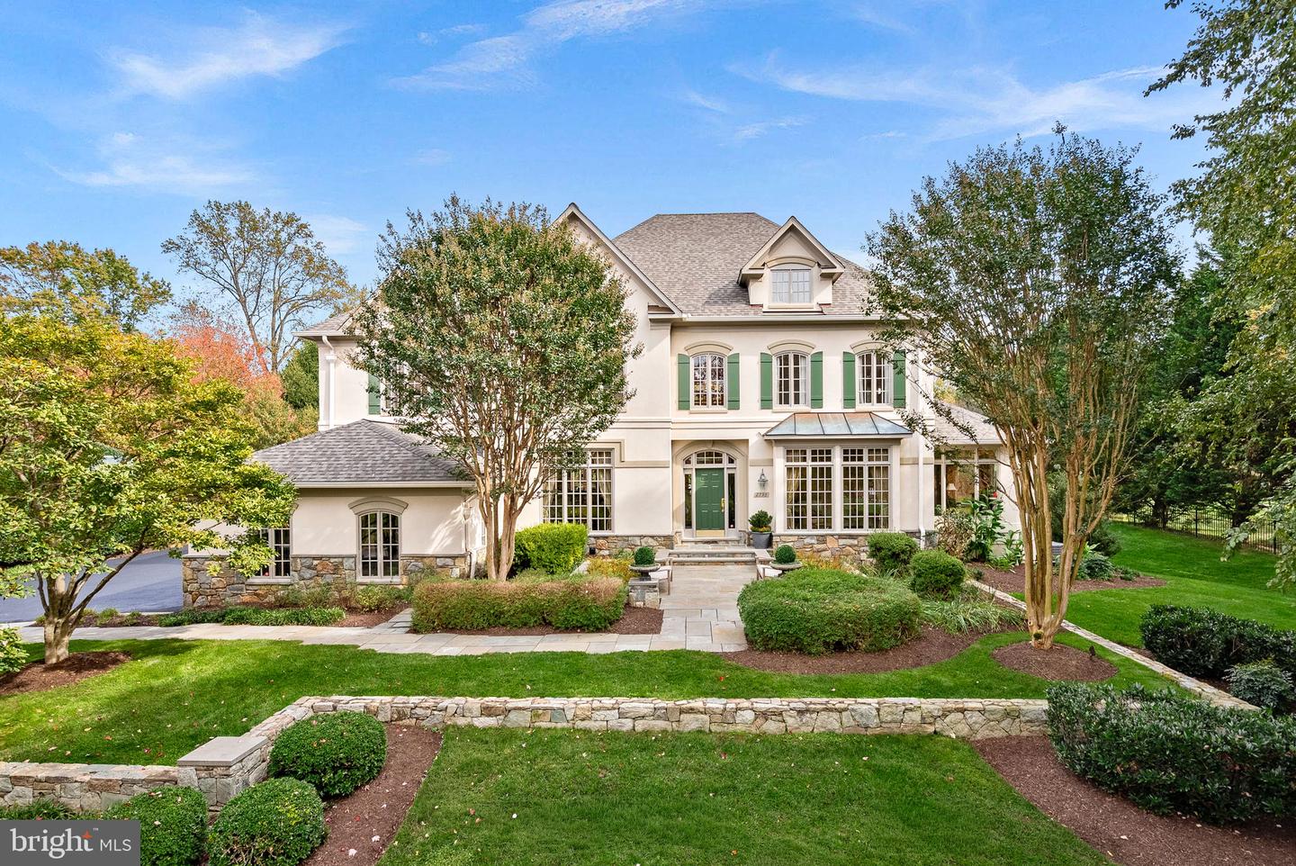 2793 MARSHALL LAKE DR, OAKTON, Virginia 22124, 5 Bedrooms Bedrooms, ,4 BathroomsBathrooms,Residential,For sale,2793 MARSHALL LAKE DR,VAFX2276364 MLS # VAFX2276364