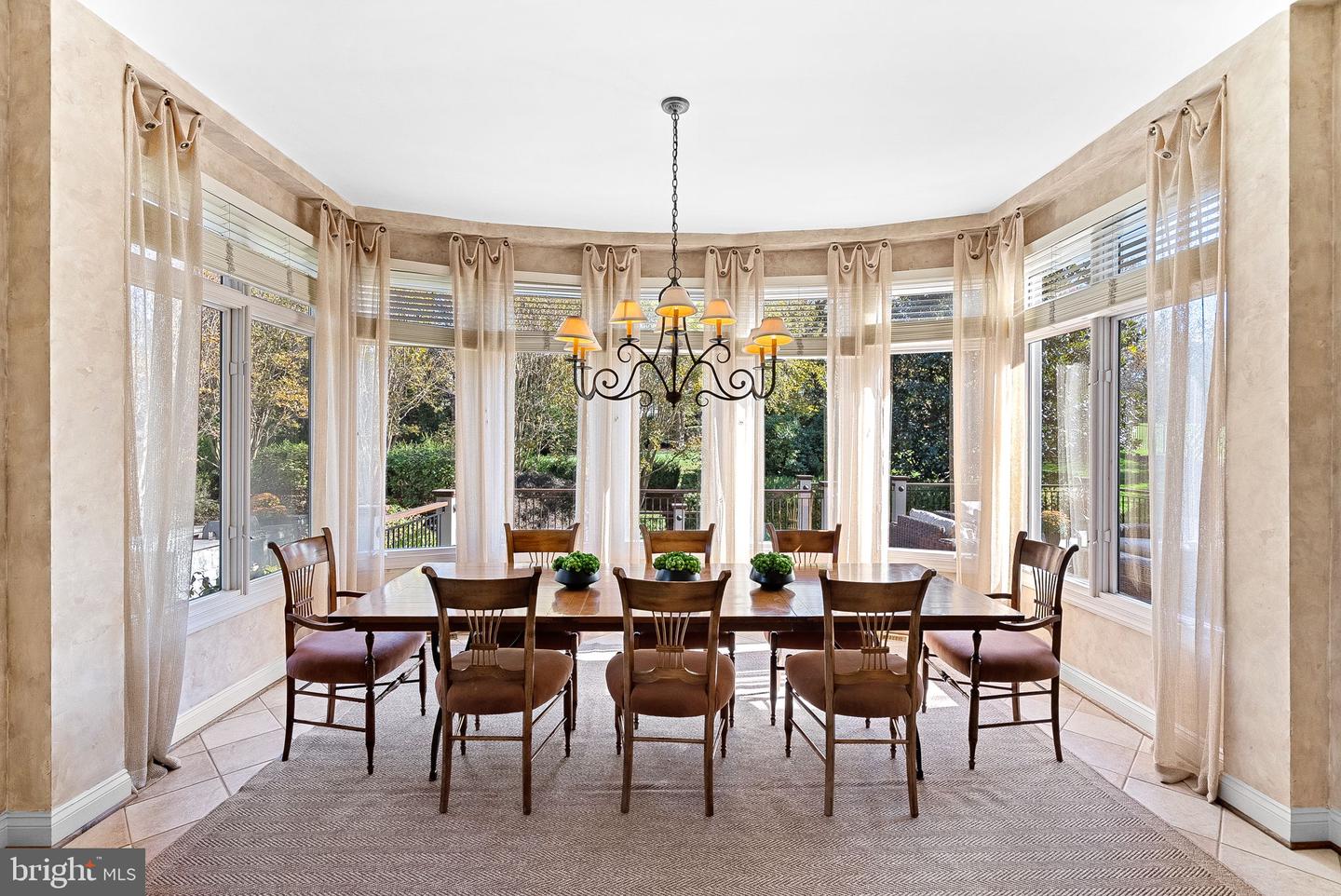 2793 MARSHALL LAKE DR, OAKTON, Virginia 22124, 5 Bedrooms Bedrooms, ,4 BathroomsBathrooms,Residential,For sale,2793 MARSHALL LAKE DR,VAFX2276364 MLS # VAFX2276364