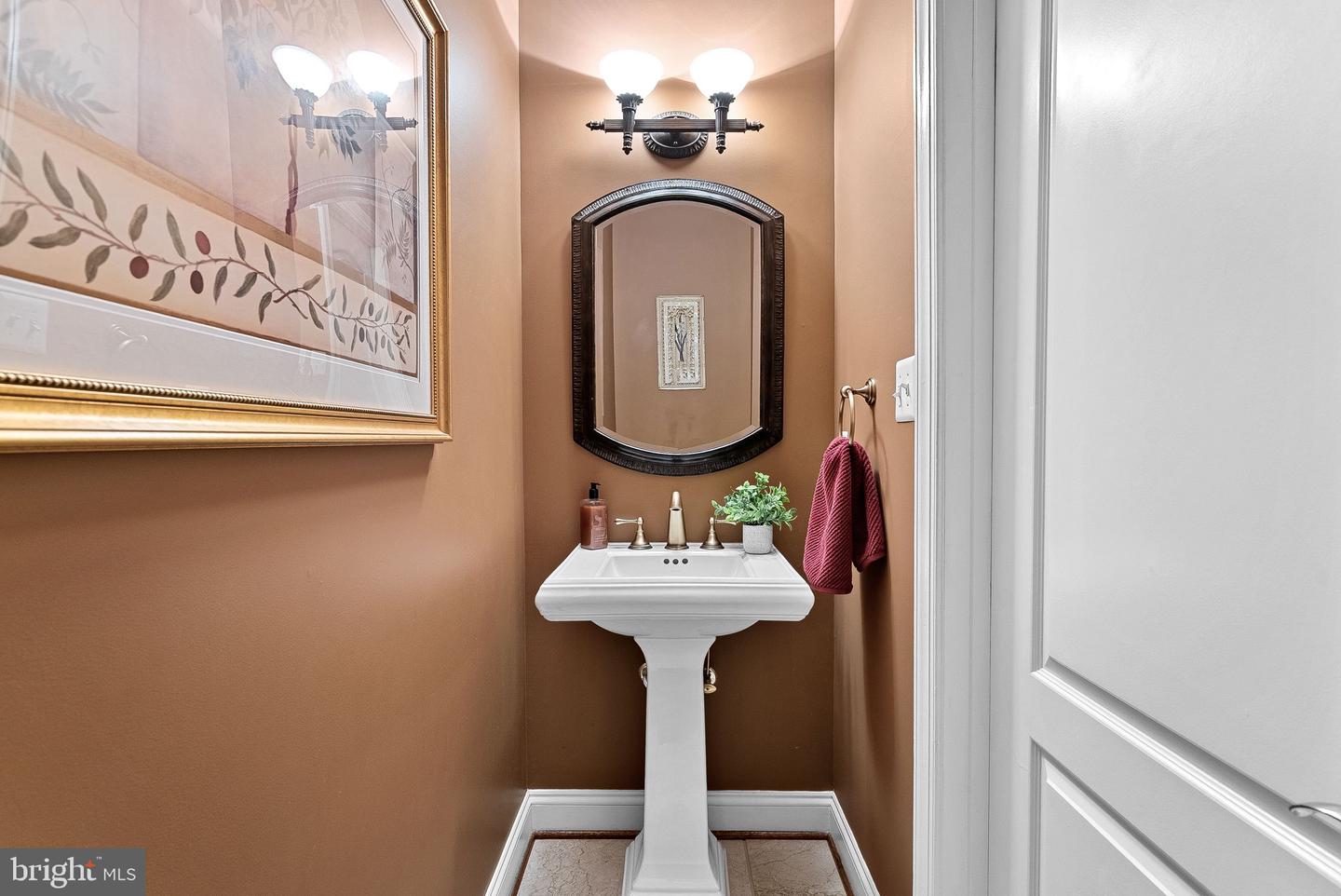 2793 MARSHALL LAKE DR, OAKTON, Virginia 22124, 5 Bedrooms Bedrooms, ,4 BathroomsBathrooms,Residential,For sale,2793 MARSHALL LAKE DR,VAFX2276364 MLS # VAFX2276364