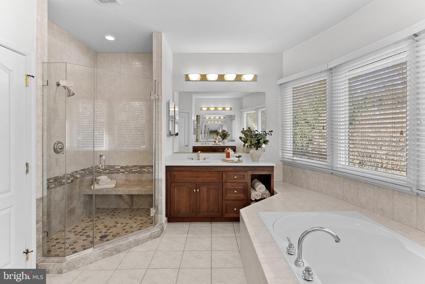 2793 MARSHALL LAKE DR, OAKTON, Virginia 22124, 5 Bedrooms Bedrooms, ,4 BathroomsBathrooms,Residential,For sale,2793 MARSHALL LAKE DR,VAFX2276364 MLS # VAFX2276364