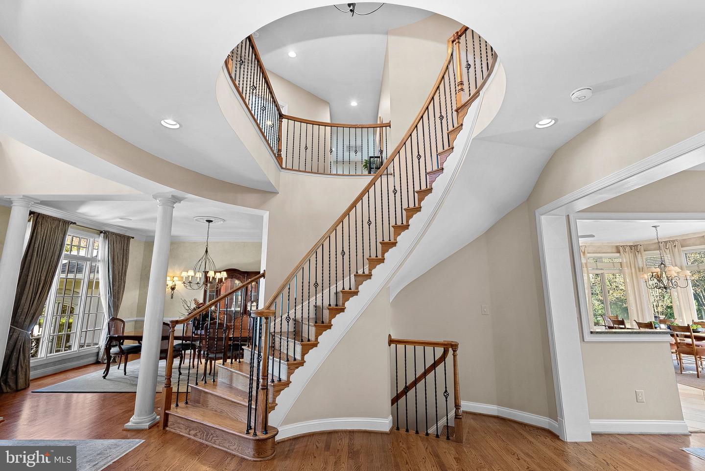 2793 MARSHALL LAKE DR, OAKTON, Virginia 22124, 5 Bedrooms Bedrooms, ,4 BathroomsBathrooms,Residential,For sale,2793 MARSHALL LAKE DR,VAFX2276364 MLS # VAFX2276364