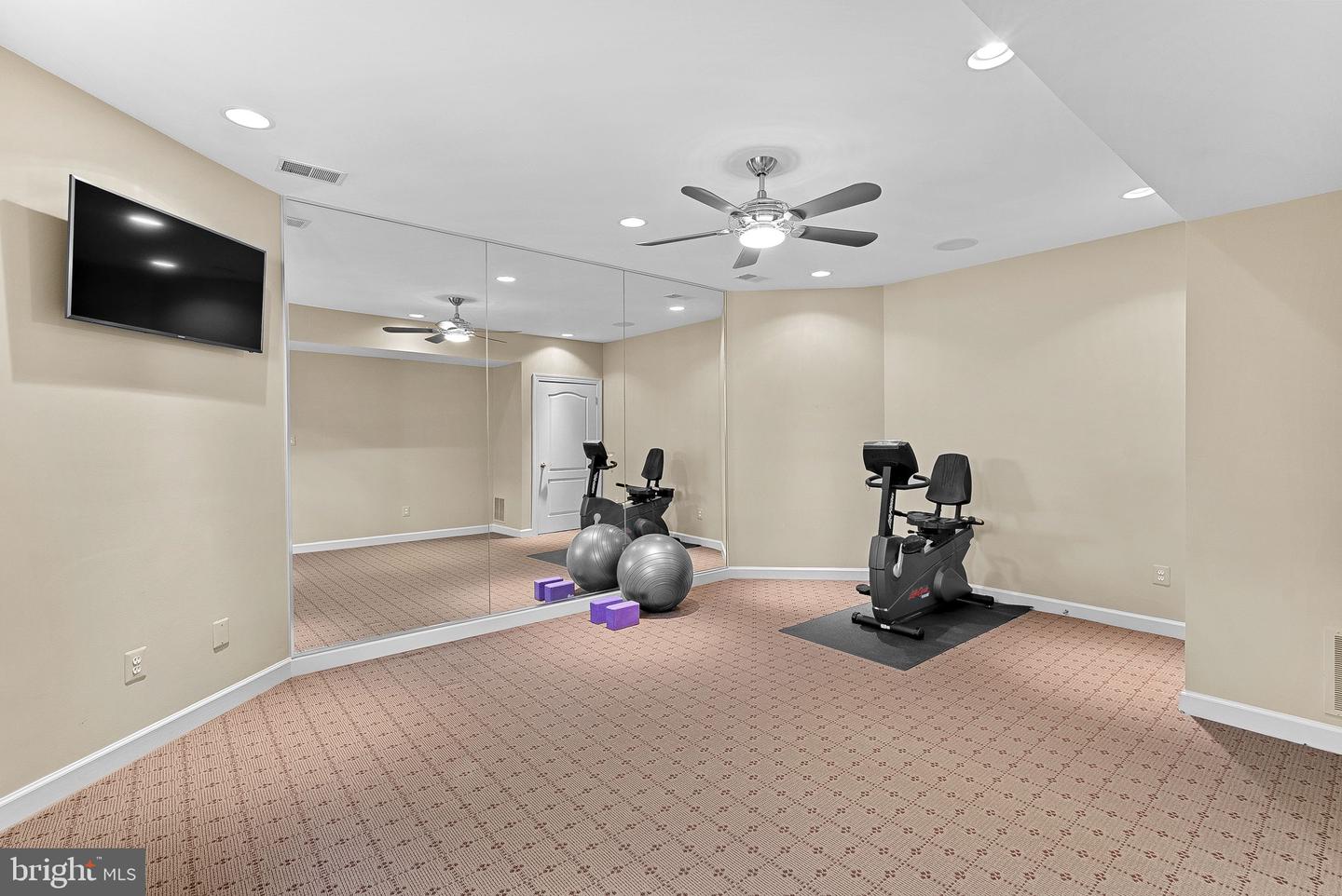 2793 MARSHALL LAKE DR, OAKTON, Virginia 22124, 5 Bedrooms Bedrooms, ,4 BathroomsBathrooms,Residential,For sale,2793 MARSHALL LAKE DR,VAFX2276364 MLS # VAFX2276364