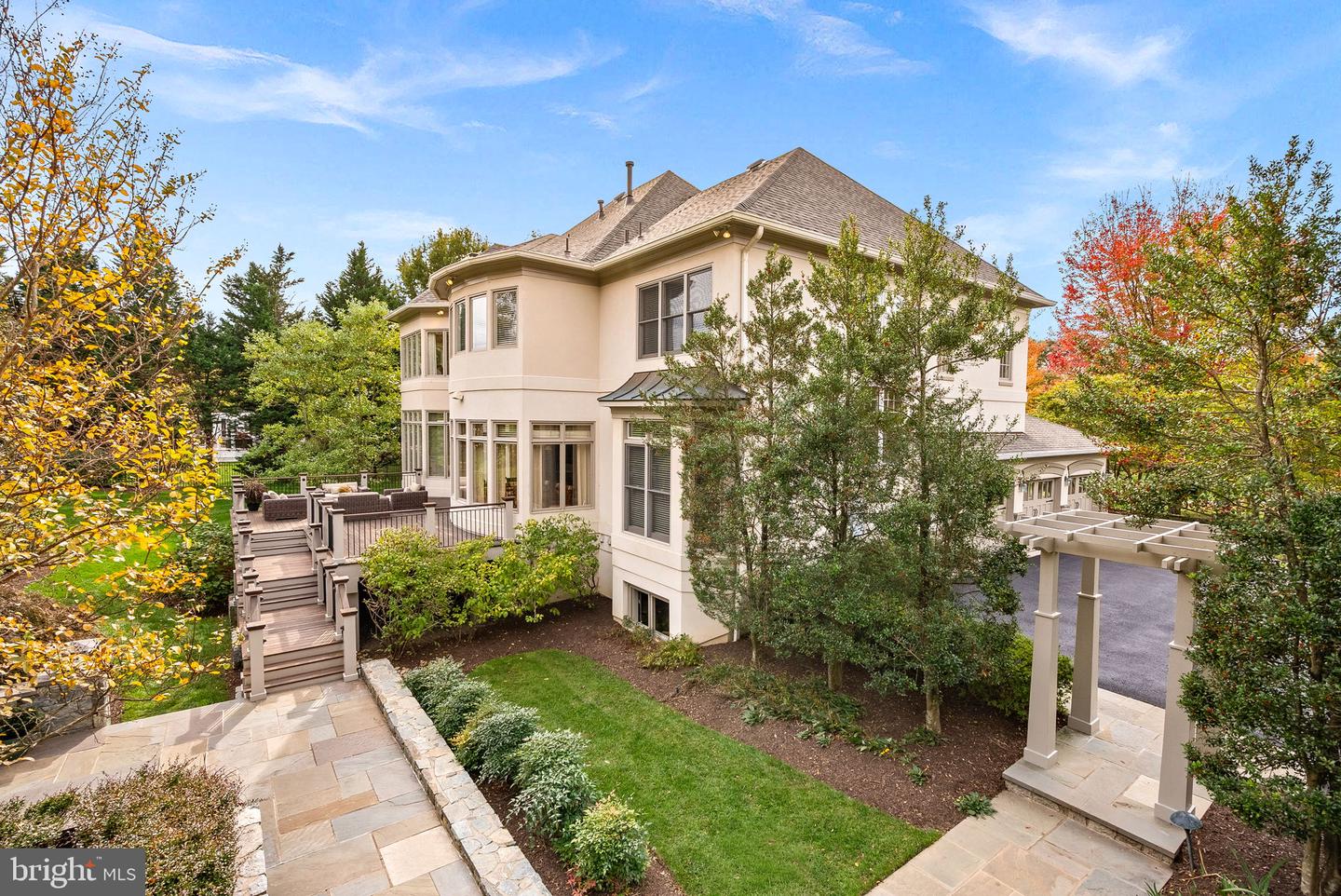 2793 MARSHALL LAKE DR, OAKTON, Virginia 22124, 5 Bedrooms Bedrooms, ,4 BathroomsBathrooms,Residential,For sale,2793 MARSHALL LAKE DR,VAFX2276364 MLS # VAFX2276364