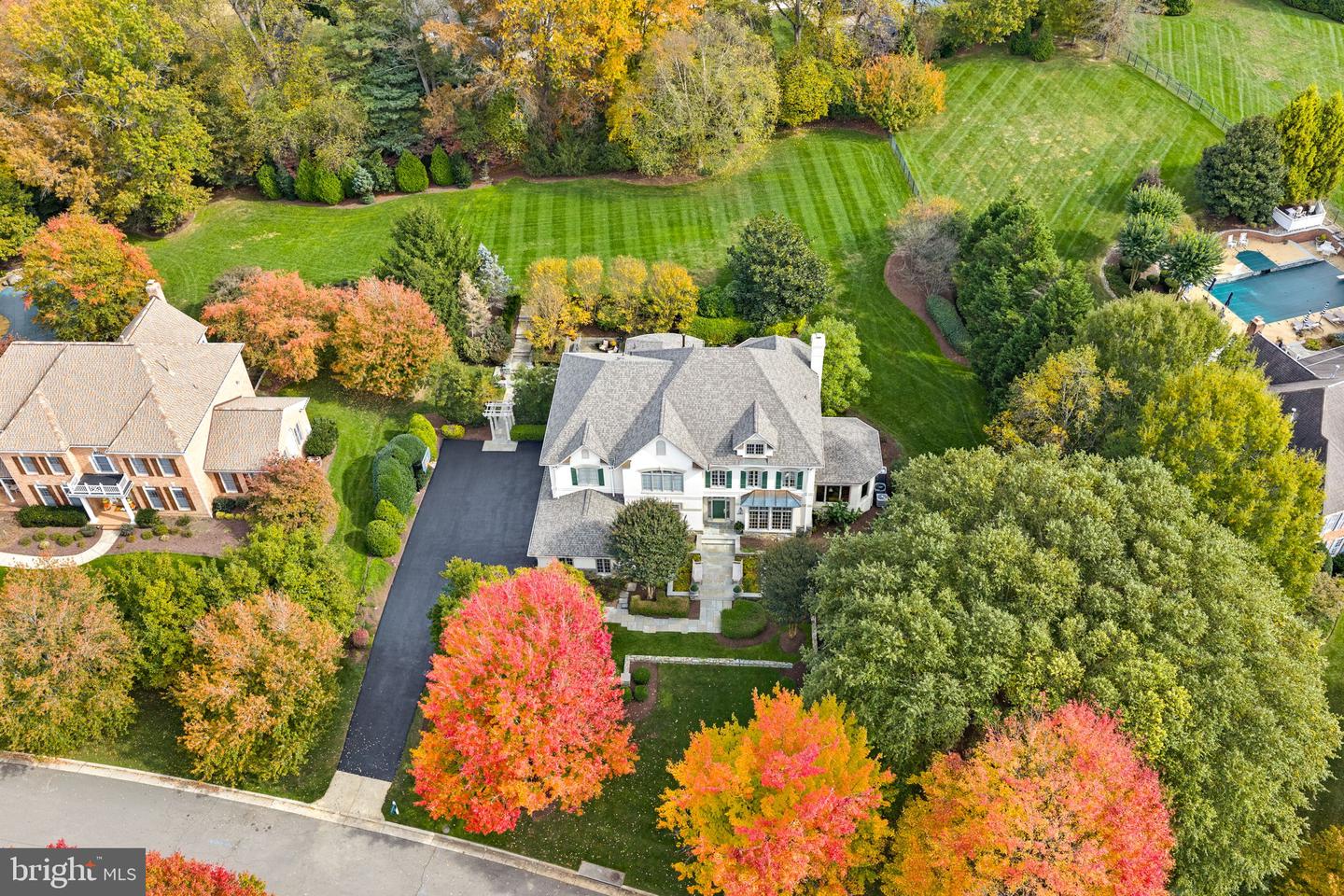 2793 MARSHALL LAKE DR, OAKTON, Virginia 22124, 5 Bedrooms Bedrooms, ,4 BathroomsBathrooms,Residential,For sale,2793 MARSHALL LAKE DR,VAFX2276364 MLS # VAFX2276364