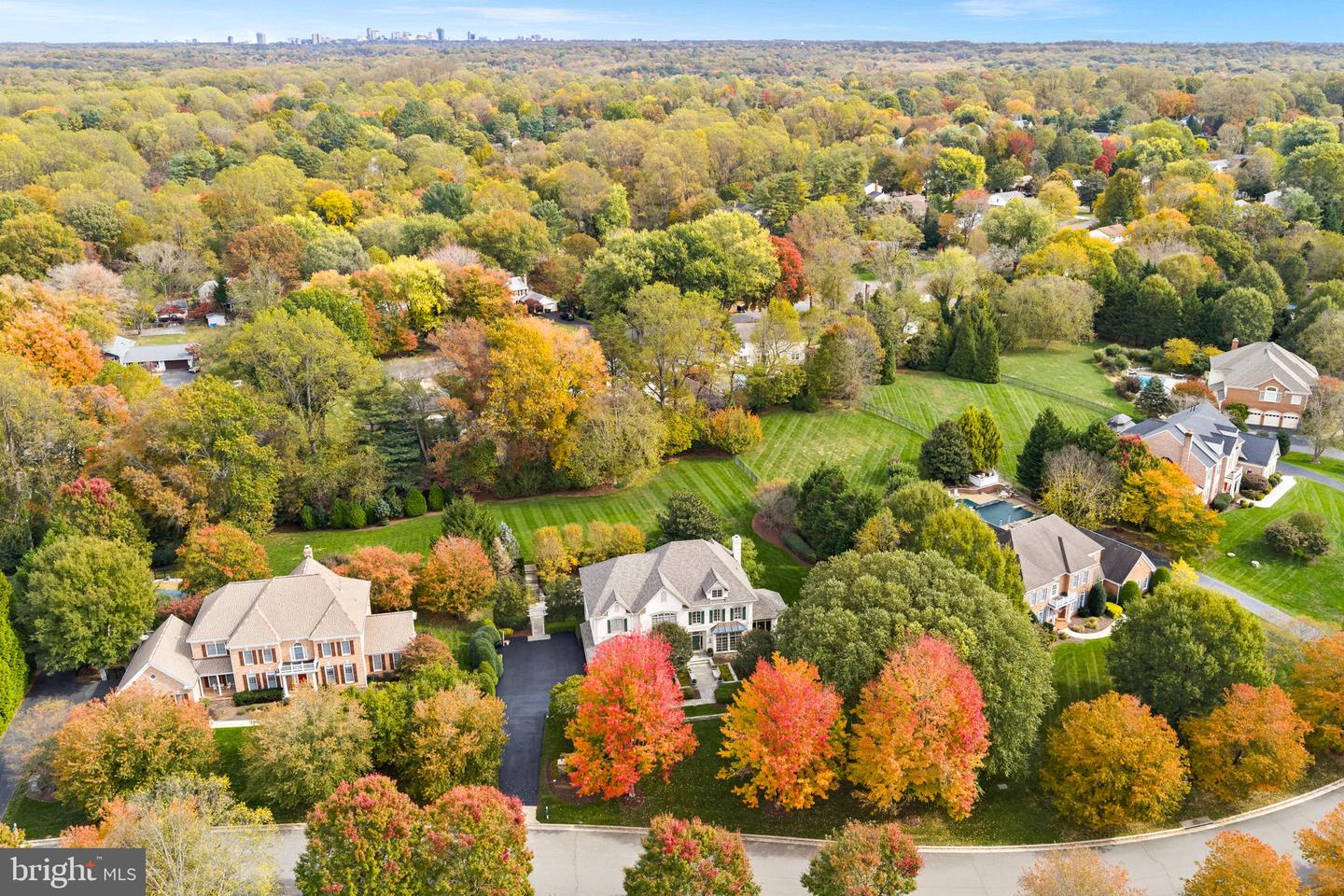 2793 MARSHALL LAKE DR, OAKTON, Virginia 22124, 5 Bedrooms Bedrooms, ,4 BathroomsBathrooms,Residential,For sale,2793 MARSHALL LAKE DR,VAFX2276364 MLS # VAFX2276364