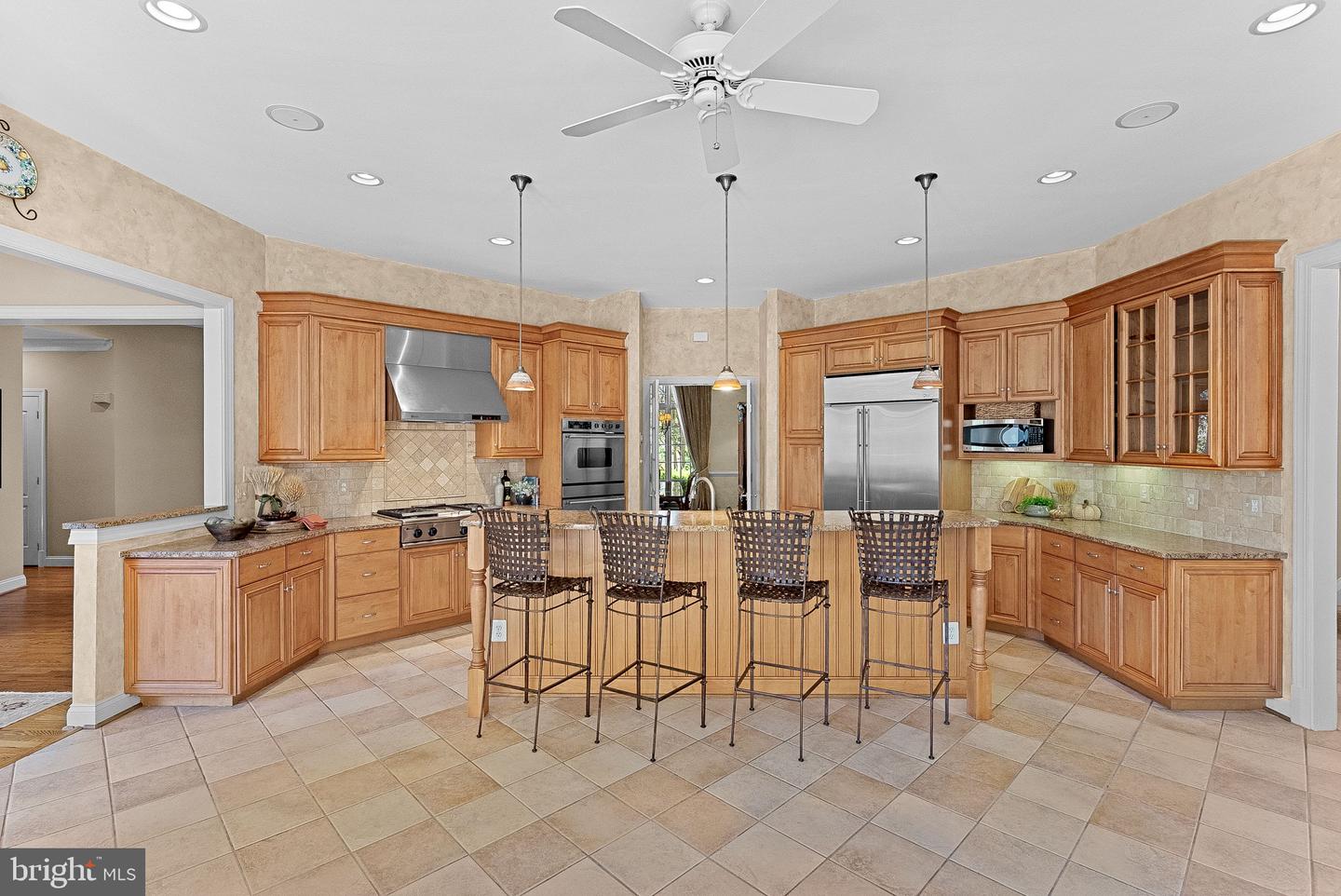 2793 MARSHALL LAKE DR, OAKTON, Virginia 22124, 5 Bedrooms Bedrooms, ,4 BathroomsBathrooms,Residential,For sale,2793 MARSHALL LAKE DR,VAFX2276364 MLS # VAFX2276364