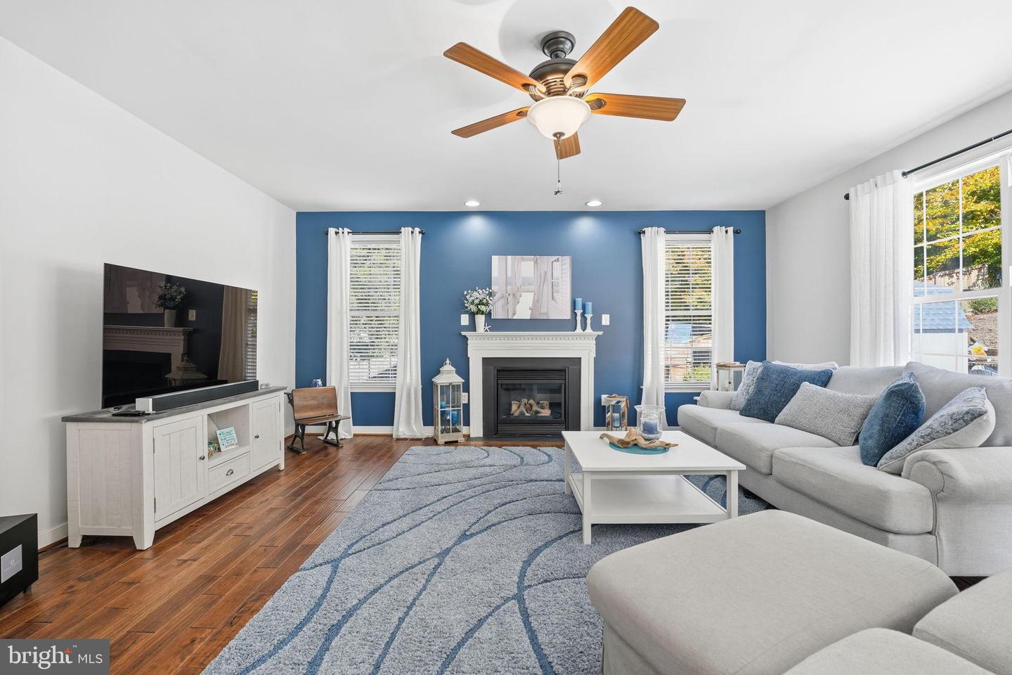 13019 TORCHLIGHT DR, WOODBRIDGE, Virginia 22193, 4 Bedrooms Bedrooms, 14 Rooms Rooms,3 BathroomsBathrooms,Residential,For sale,13019 TORCHLIGHT DR,VAPW2106868 MLS # VAPW2106868