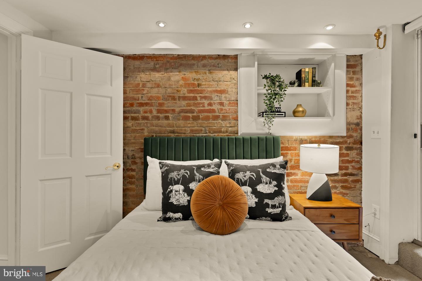 6 LOGAN CIR NW #2, WASHINGTON, District Of Columbia 20005, 2 Bedrooms Bedrooms, ,1 BathroomBathrooms,Residential,For sale,6 LOGAN CIR NW #2,DCDC2229860 MLS # DCDC2229860 6 LOGAN CIR NW #2, WASHINGTON, District Of Columbia 20005, 2 Bedrooms Bedrooms, ,1 BathroomBathrooms,Residential,For sale,6 LOGAN CIR NW #2,DCDC2229860 MLS # DCDC2229860