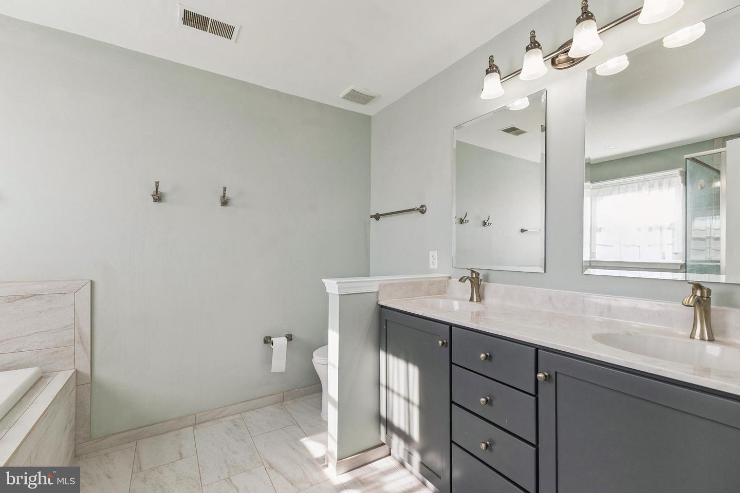 9061 SLATE STONE LOOP, BRISTOW, Virginia 20136, 3 Bedrooms Bedrooms, 7 Rooms Rooms,2 BathroomsBathrooms,Residential,For sale,9061 SLATE STONE LOOP,VAPW2106842 MLS # VAPW2106842