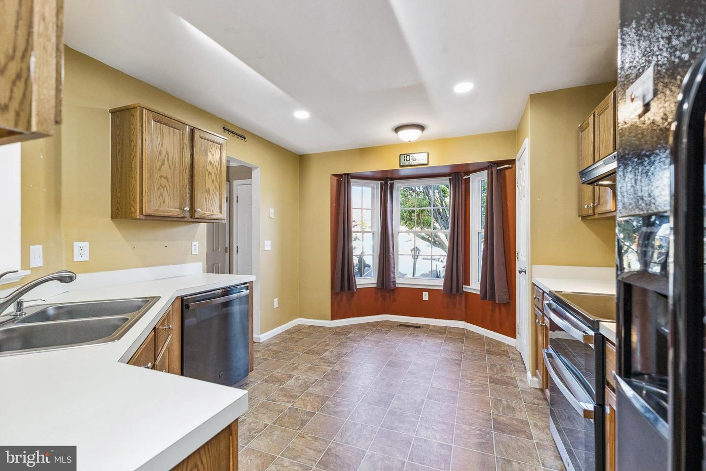 9061 SLATE STONE LOOP, BRISTOW, Virginia 20136, 3 Bedrooms Bedrooms, 7 Rooms Rooms,2 BathroomsBathrooms,Residential,For sale,9061 SLATE STONE LOOP,VAPW2106842 MLS # VAPW2106842