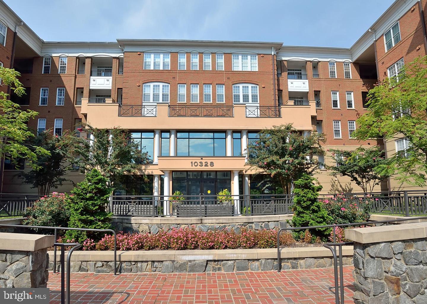 10328 SAGER AVE #424, FAIRFAX, Virginia 22030, 2 Bedrooms Bedrooms, ,2 BathroomsBathrooms,Residential,For sale,10328 SAGER AVE #424,VAFC2007266 MLS # VAFC2007266