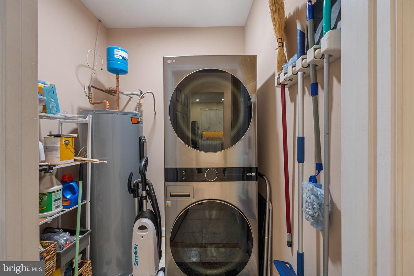 10328 SAGER AVE #424, FAIRFAX, Virginia 22030, 2 Bedrooms Bedrooms, ,2 BathroomsBathrooms,Residential,For sale,10328 SAGER AVE #424,VAFC2007266 MLS # VAFC2007266