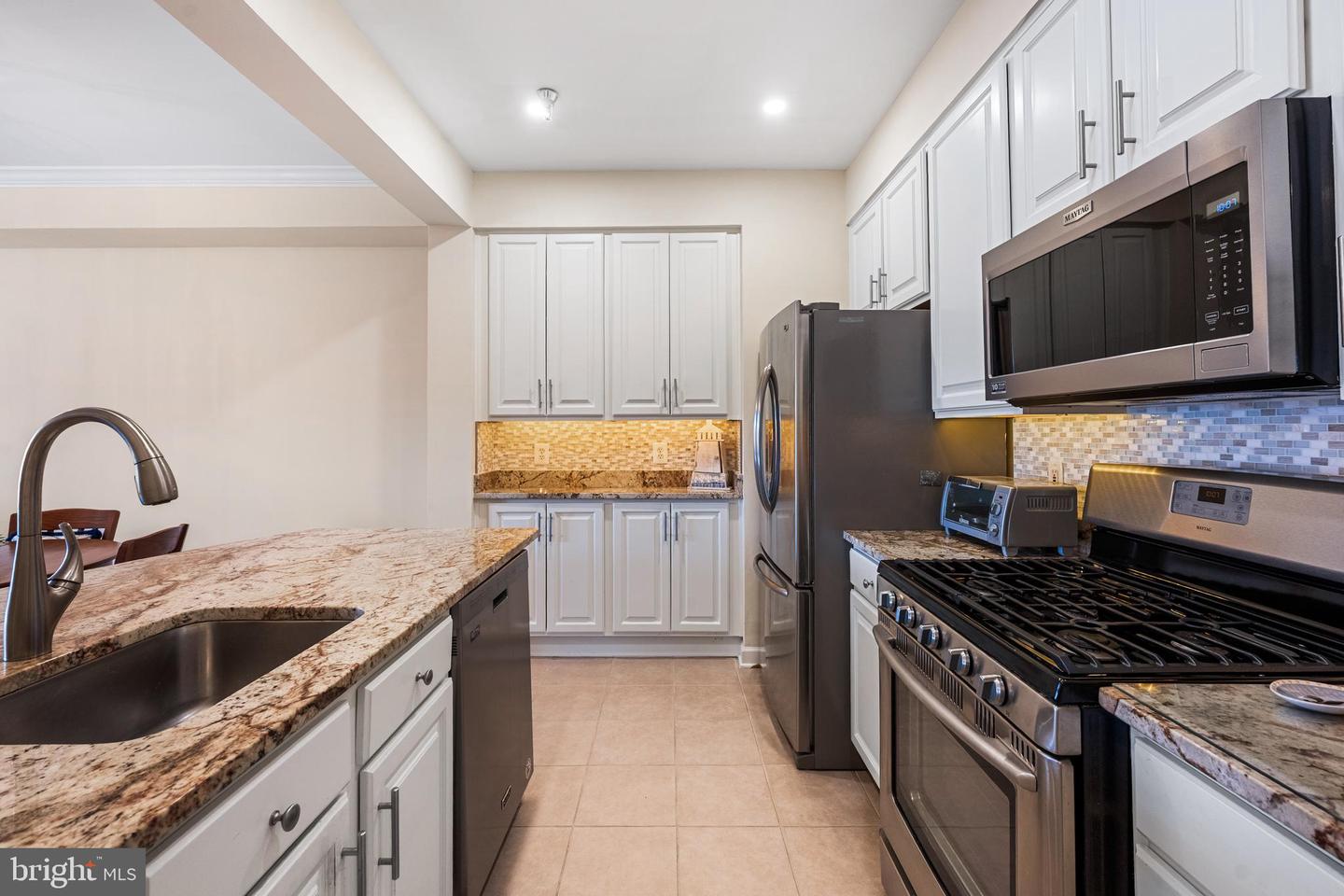 10328 SAGER AVE #424, FAIRFAX, Virginia 22030, 2 Bedrooms Bedrooms, ,2 BathroomsBathrooms,Residential,For sale,10328 SAGER AVE #424,VAFC2007266 MLS # VAFC2007266