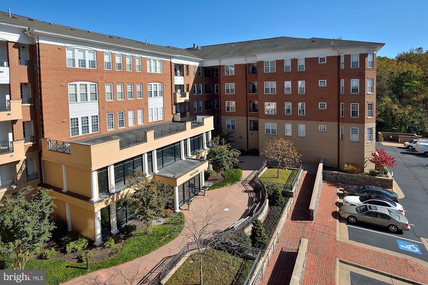 10328 SAGER AVE #424, FAIRFAX, Virginia 22030, 2 Bedrooms Bedrooms, ,2 BathroomsBathrooms,Residential,For sale,10328 SAGER AVE #424,VAFC2007266 MLS # VAFC2007266