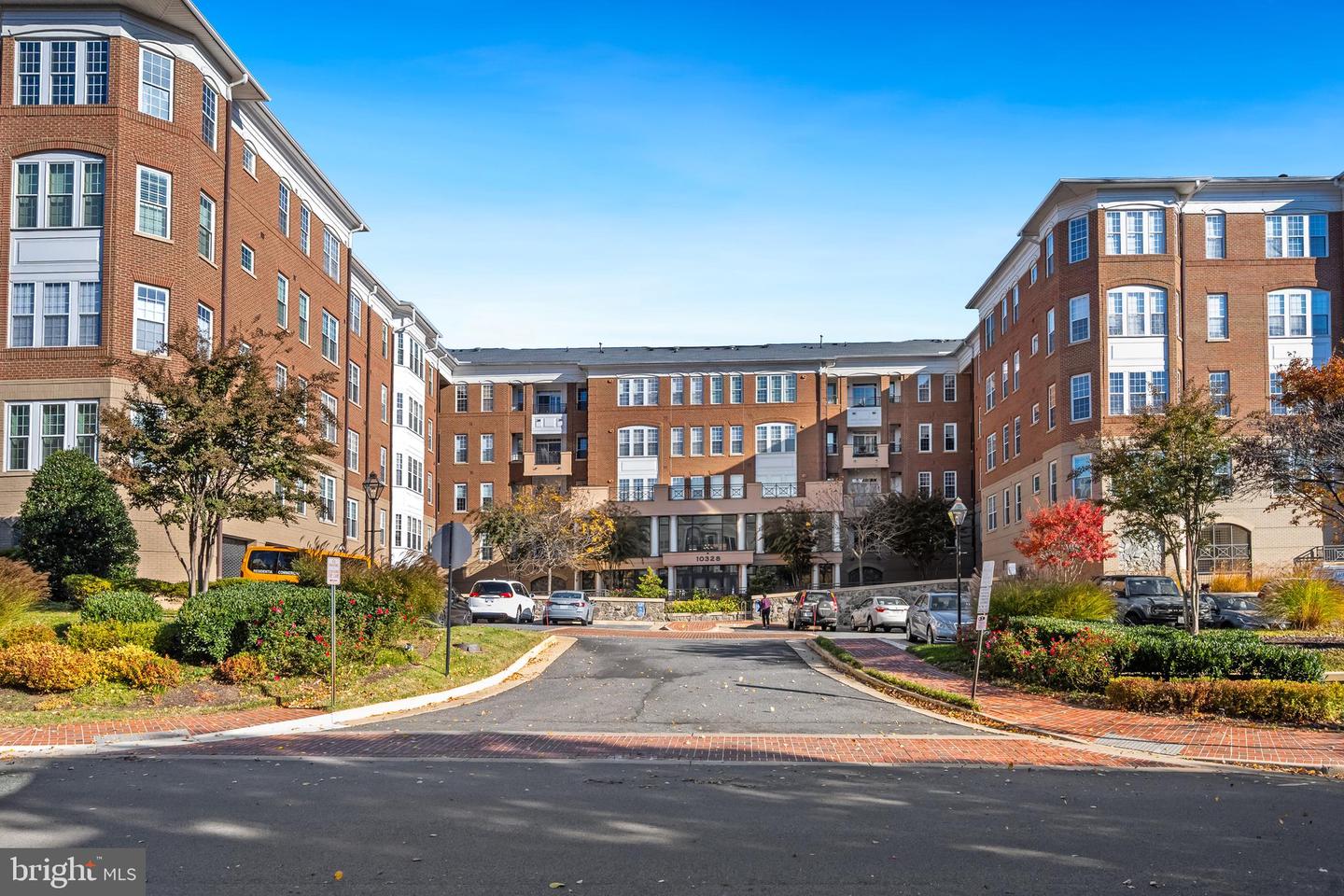 10328 SAGER AVE #424, FAIRFAX, Virginia 22030, 2 Bedrooms Bedrooms, ,2 BathroomsBathrooms,Residential,For sale,10328 SAGER AVE #424,VAFC2007266 MLS # VAFC2007266