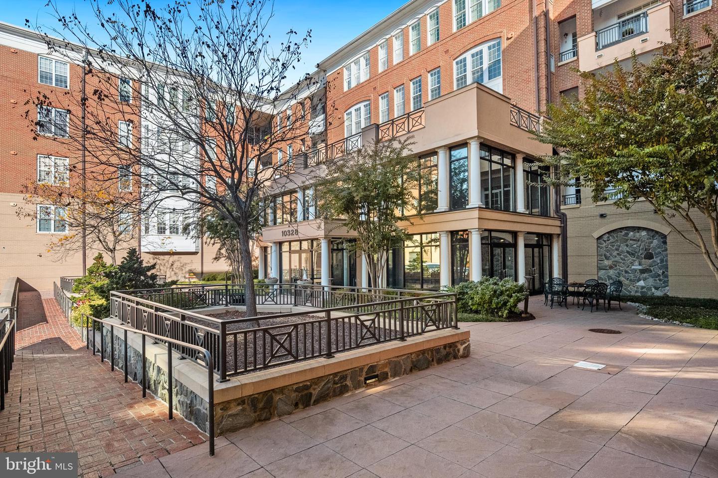 10328 SAGER AVE #424, FAIRFAX, Virginia 22030, 2 Bedrooms Bedrooms, ,2 BathroomsBathrooms,Residential,For sale,10328 SAGER AVE #424,VAFC2007266 MLS # VAFC2007266