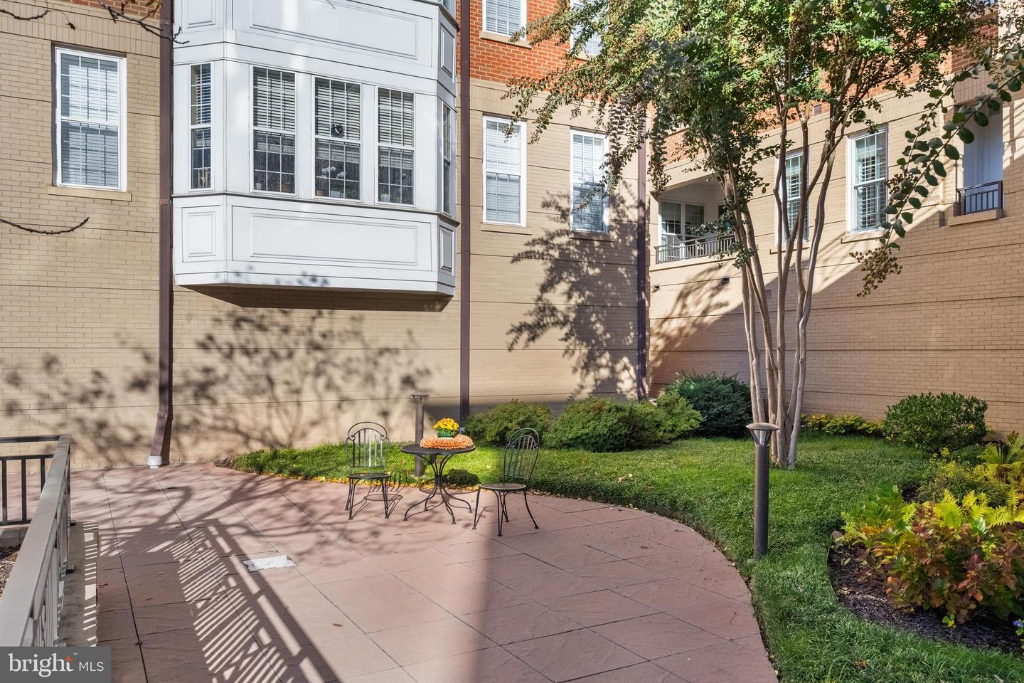 10328 SAGER AVE #424, FAIRFAX, Virginia 22030, 2 Bedrooms Bedrooms, ,2 BathroomsBathrooms,Residential,For sale,10328 SAGER AVE #424,VAFC2007266 MLS # VAFC2007266